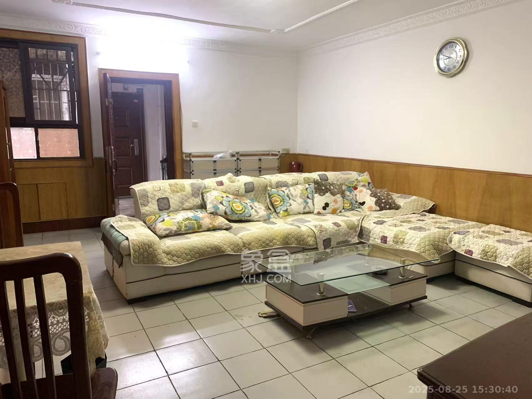 桐荫里社区  3室2厅1卫   1800.00元/月室内图1