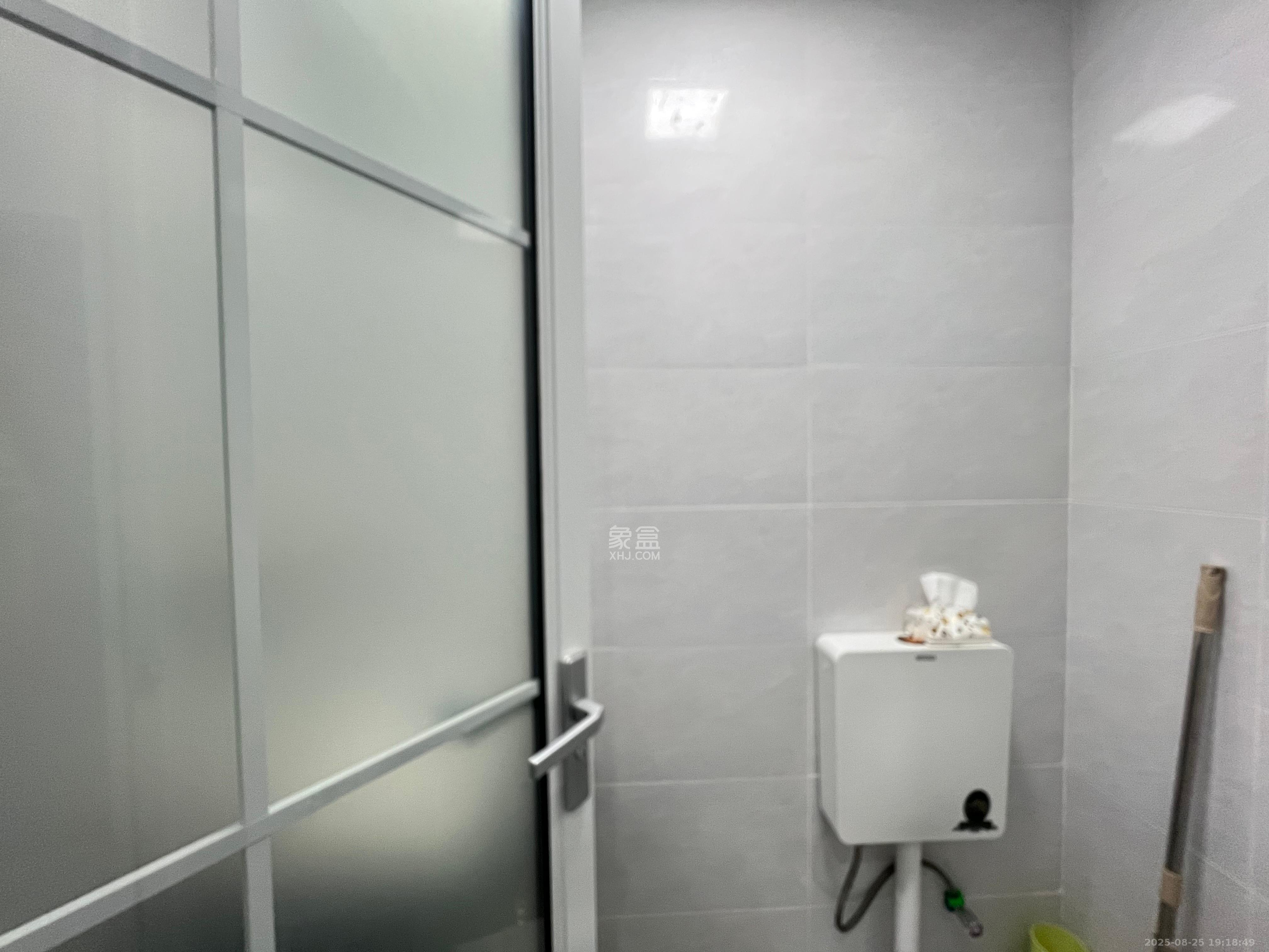 保利天禧EF区  1室0厅0卫    1300.0元/月 保利天禧EF区  1室0厅0卫    1300.0元/月室内图