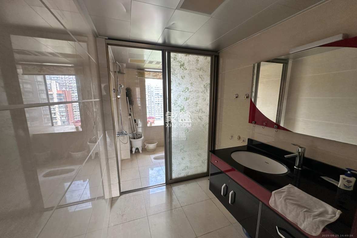 滨江君悦香邸  4室2厅2卫    3300.0元/月 滨江君悦香邸  4室2厅2卫    3300.0元/月室内图