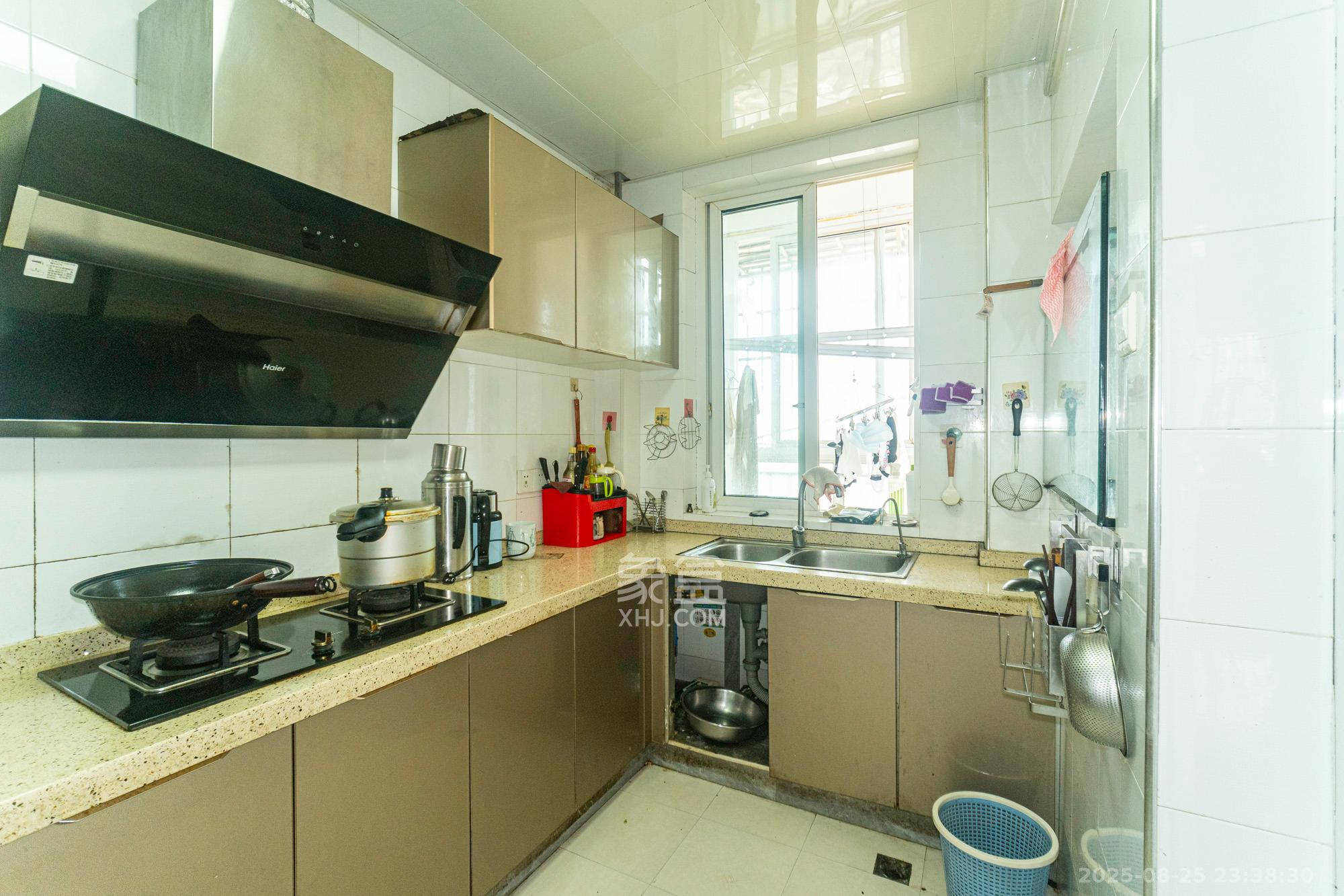 幸福洋房 3室2厅2卫 59.8万 幸福洋房 3室2厅2卫 59.8万厨房