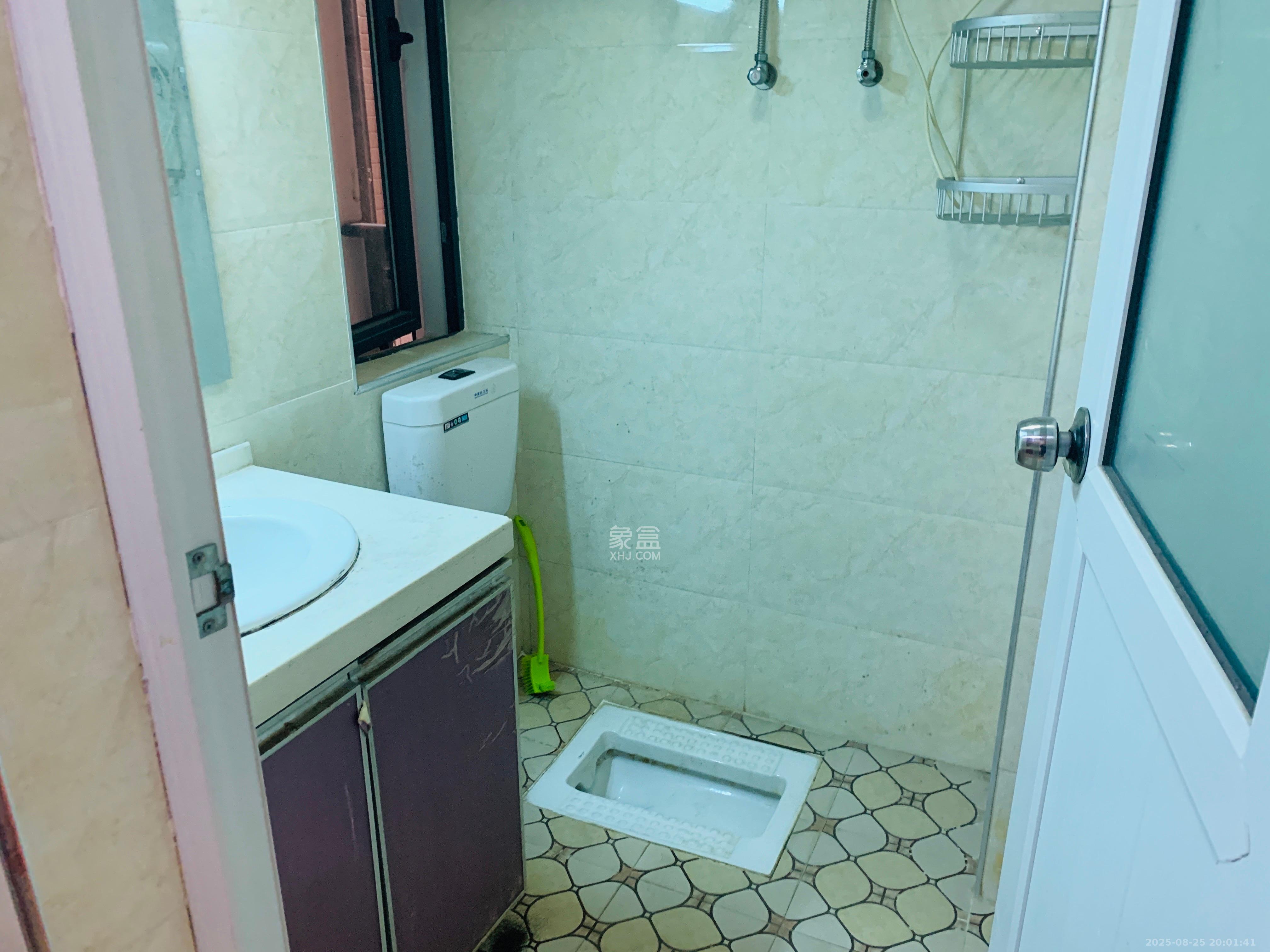 中建芙蓉工社  3室2厅1卫   1500.00元/月室内图