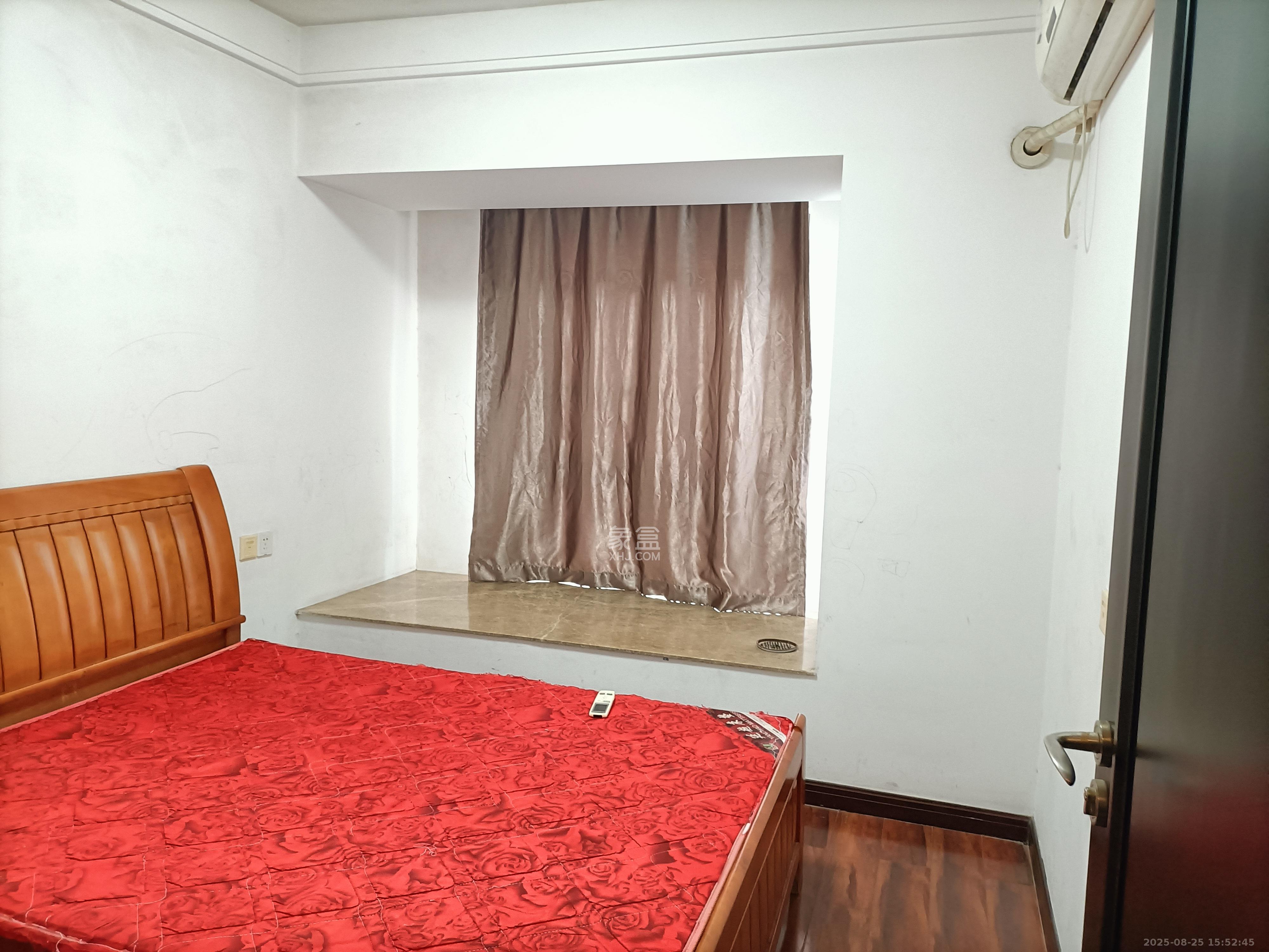 绿地中央广场  3室2厅2卫    3200.0元/月室内图