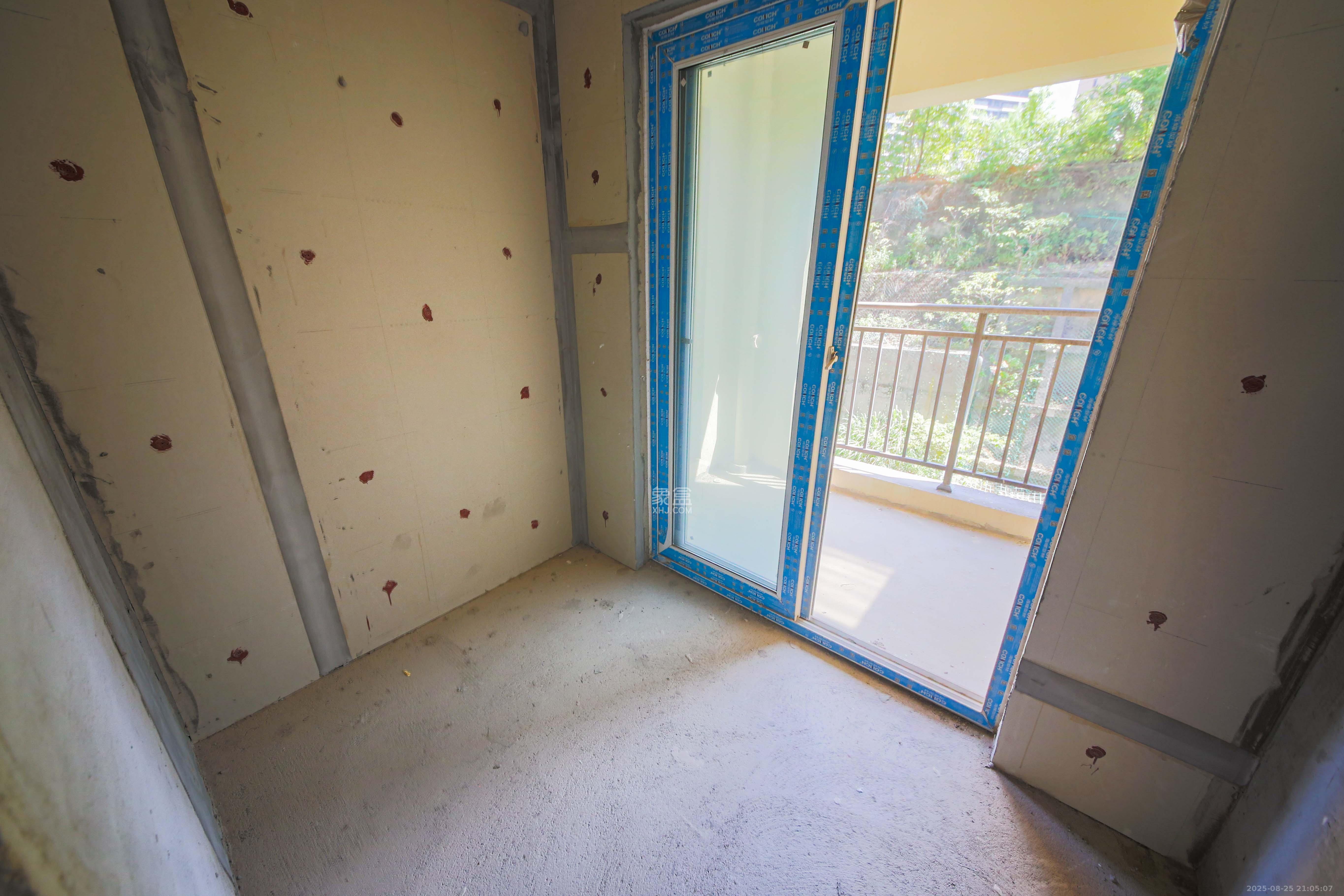 克拉美丽山庄(晟领国际)  4室2厅2卫    113.8万 克拉美丽山庄(晟领国际)  4室2厅2卫    113.8万卧室