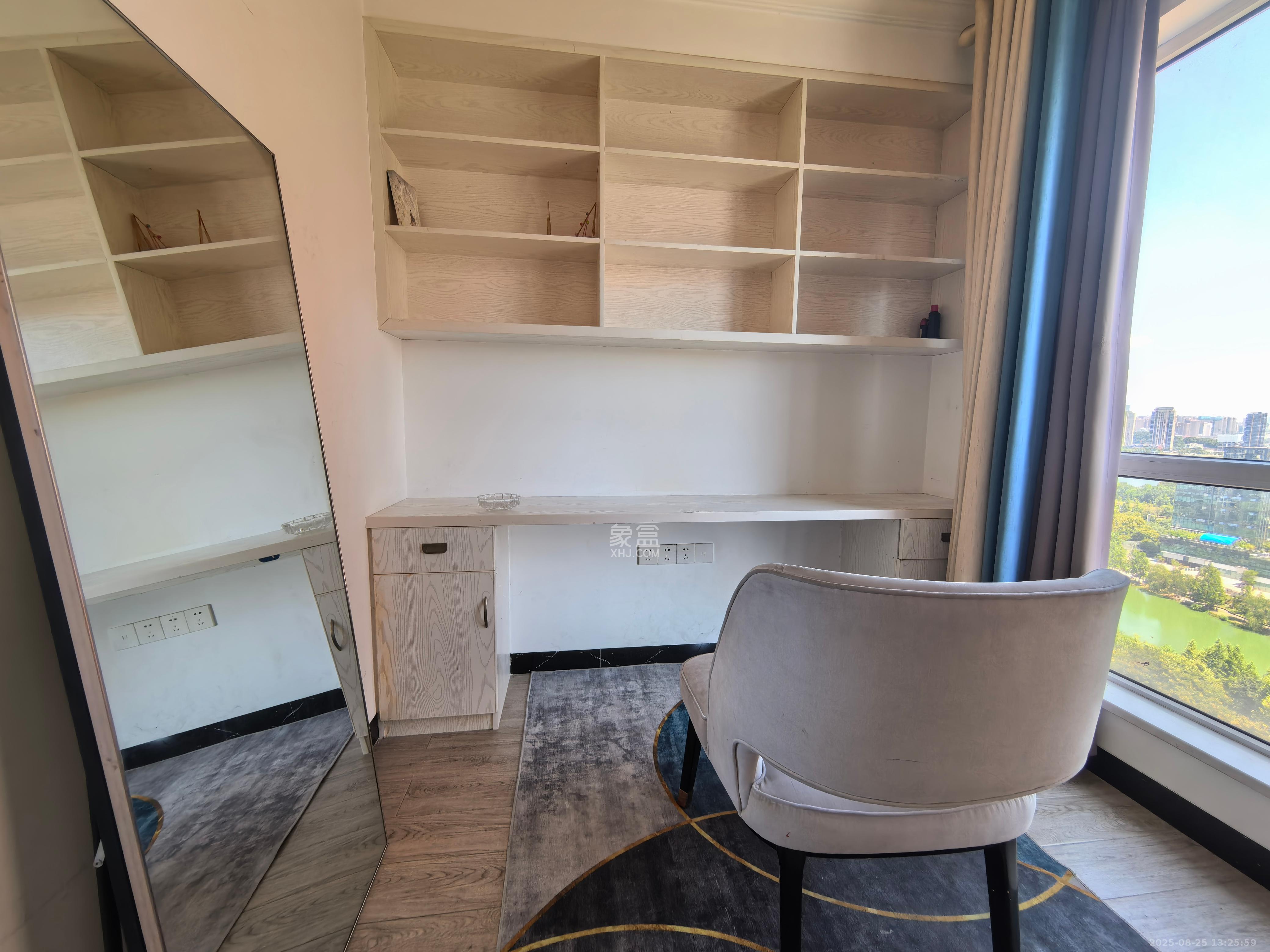 COCO蜜城  3室2厅1卫    2600.0元/月 COCO蜜城  3室2厅1卫    2600.0元/月室内图