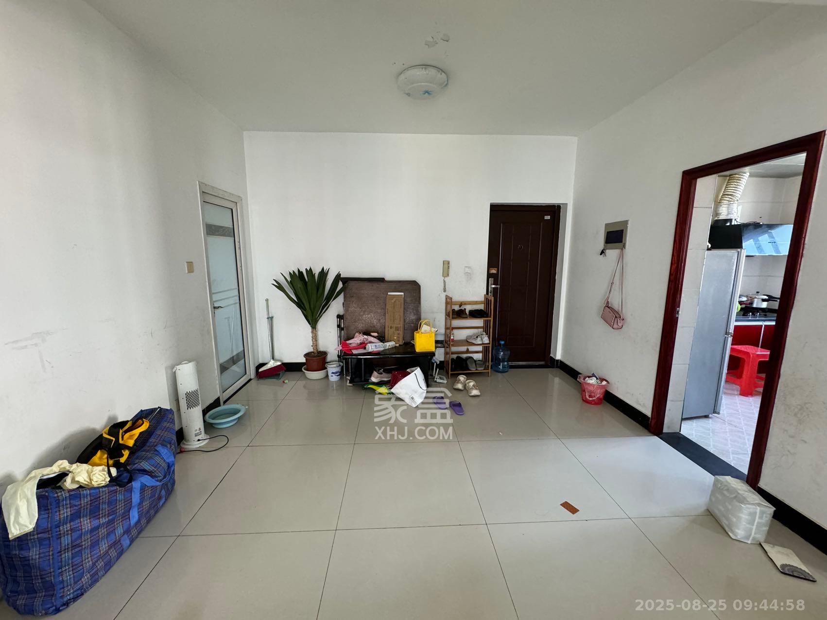 理工大学职工单位房青年汇 2室2厅1卫 1800.0元/月 理工大学职工单位房青年汇 2室2厅1卫 1800.0元/月室内图