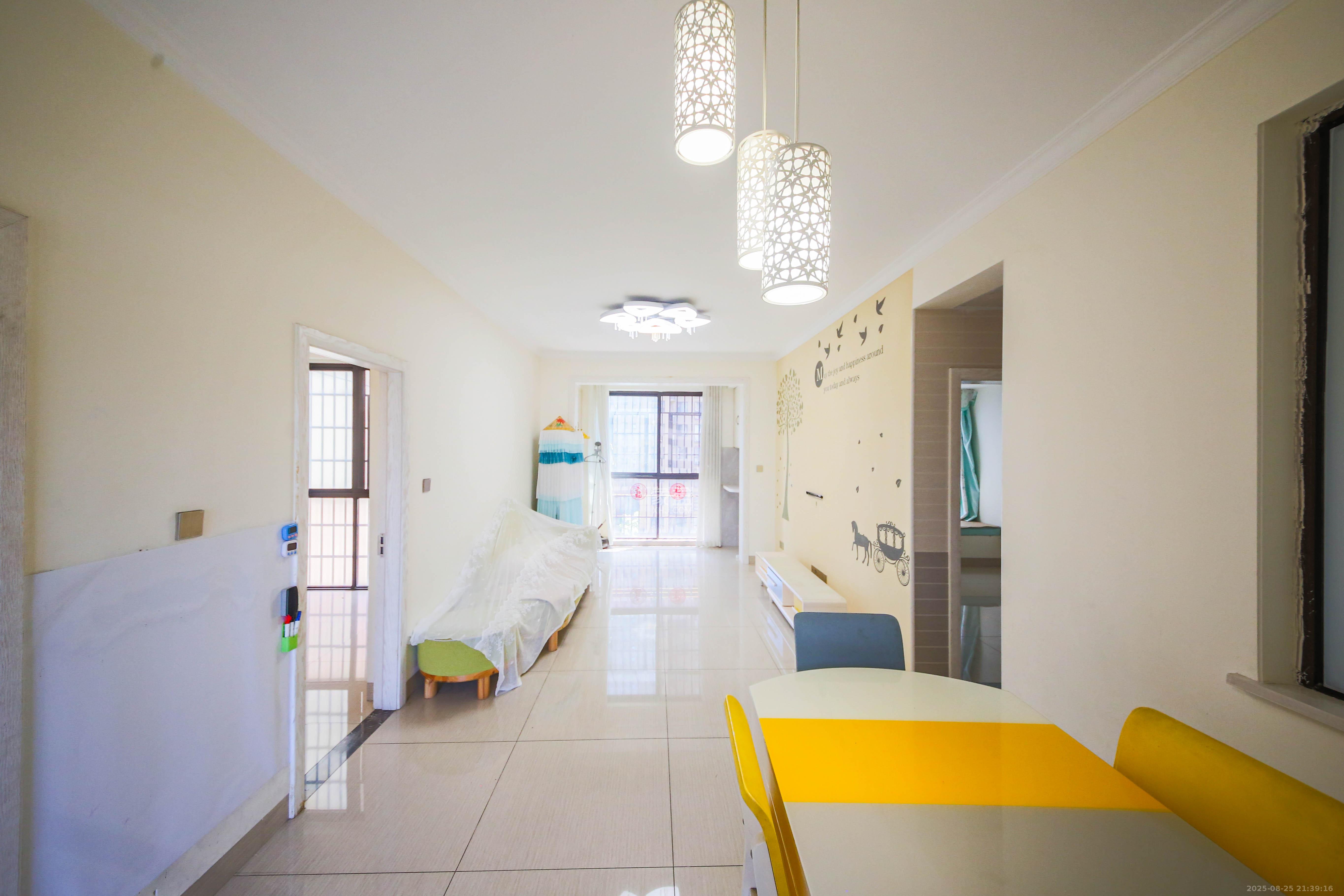 中建信和城  2室2厅1卫    95.0万 中建信和城  2室2厅1卫    95.0万客厅