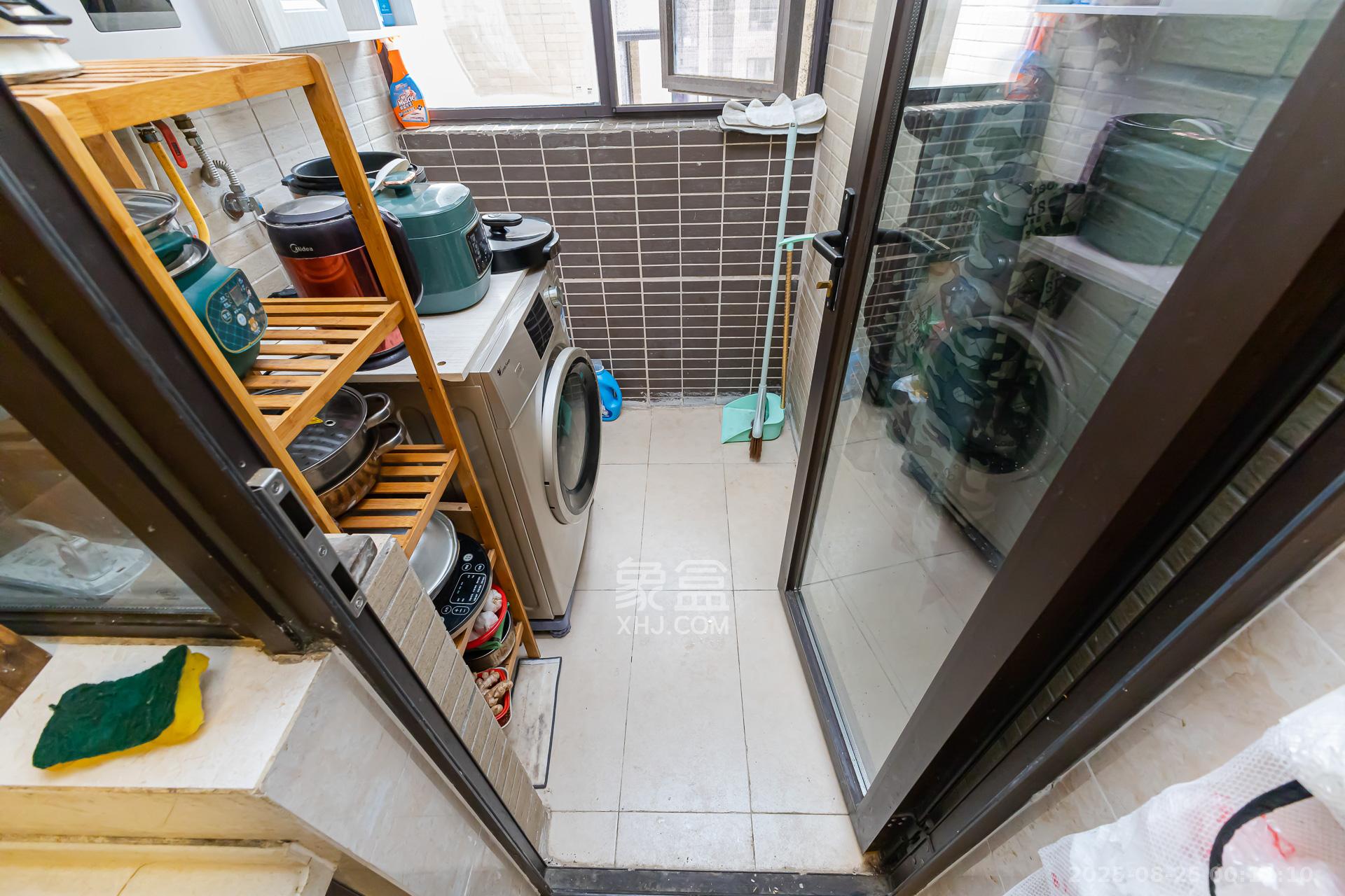 时代倾城二期  2室2厅1卫    69.8万阳台