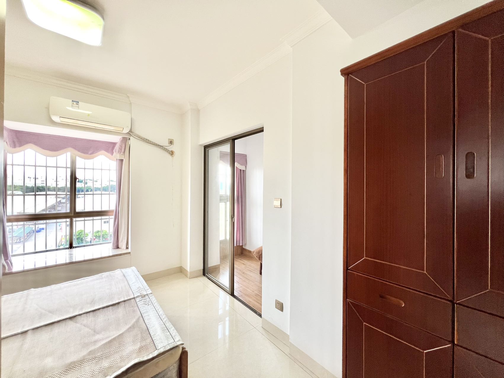 振业小区 3室2厅2卫 2500.0元/月 振业小区 3室2厅2卫 2500.0元/月室内图