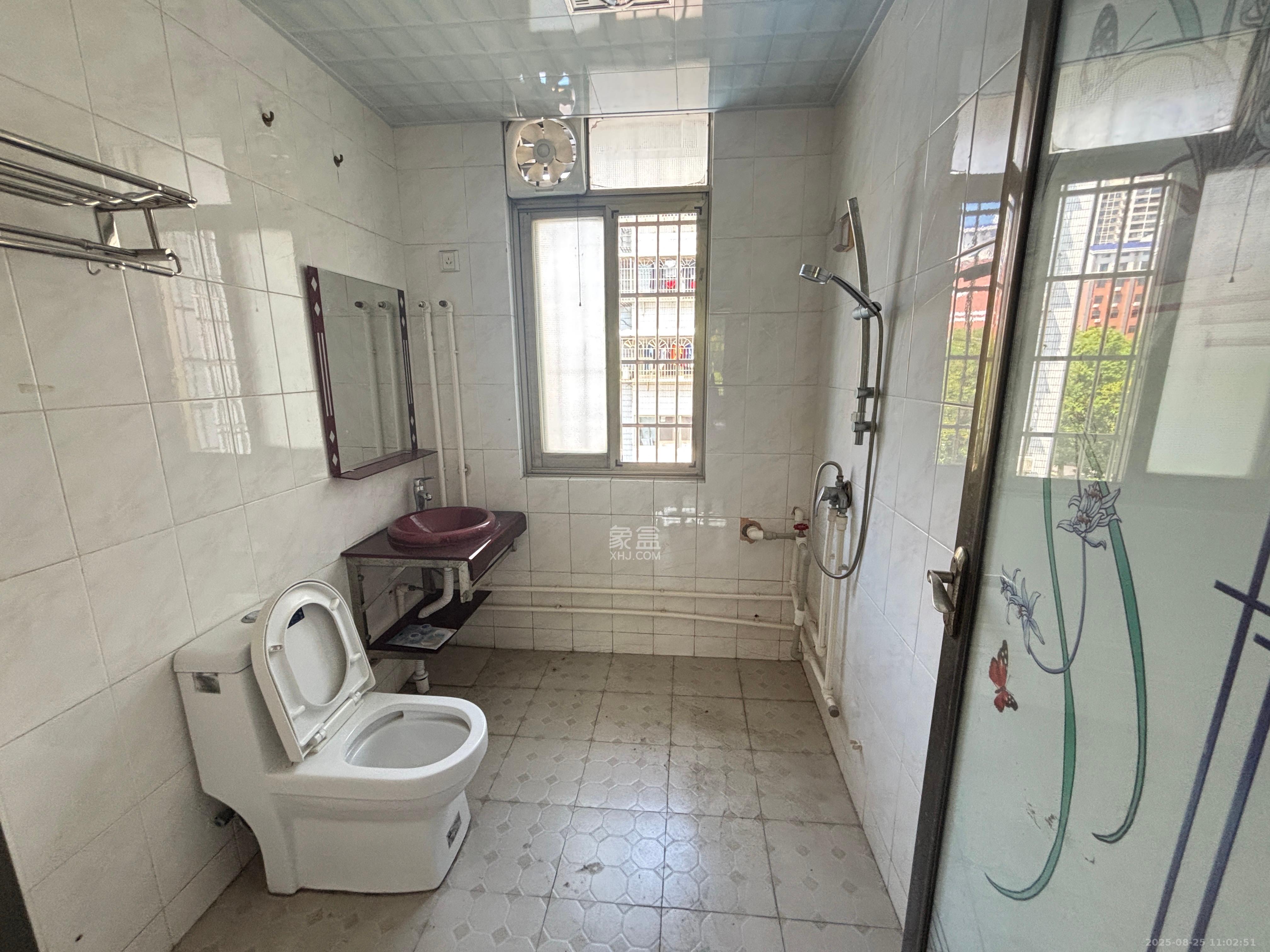 星邮小区  3室2厅2卫    1600.0元/月室内图