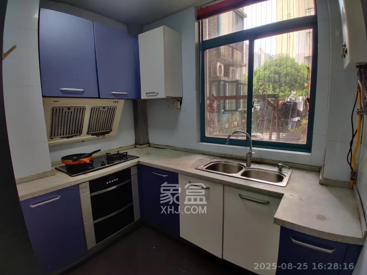 圣爵菲斯 2室2厅1卫 2000.0元/月 圣爵菲斯 2室2厅1卫 2000.0元/月室内图