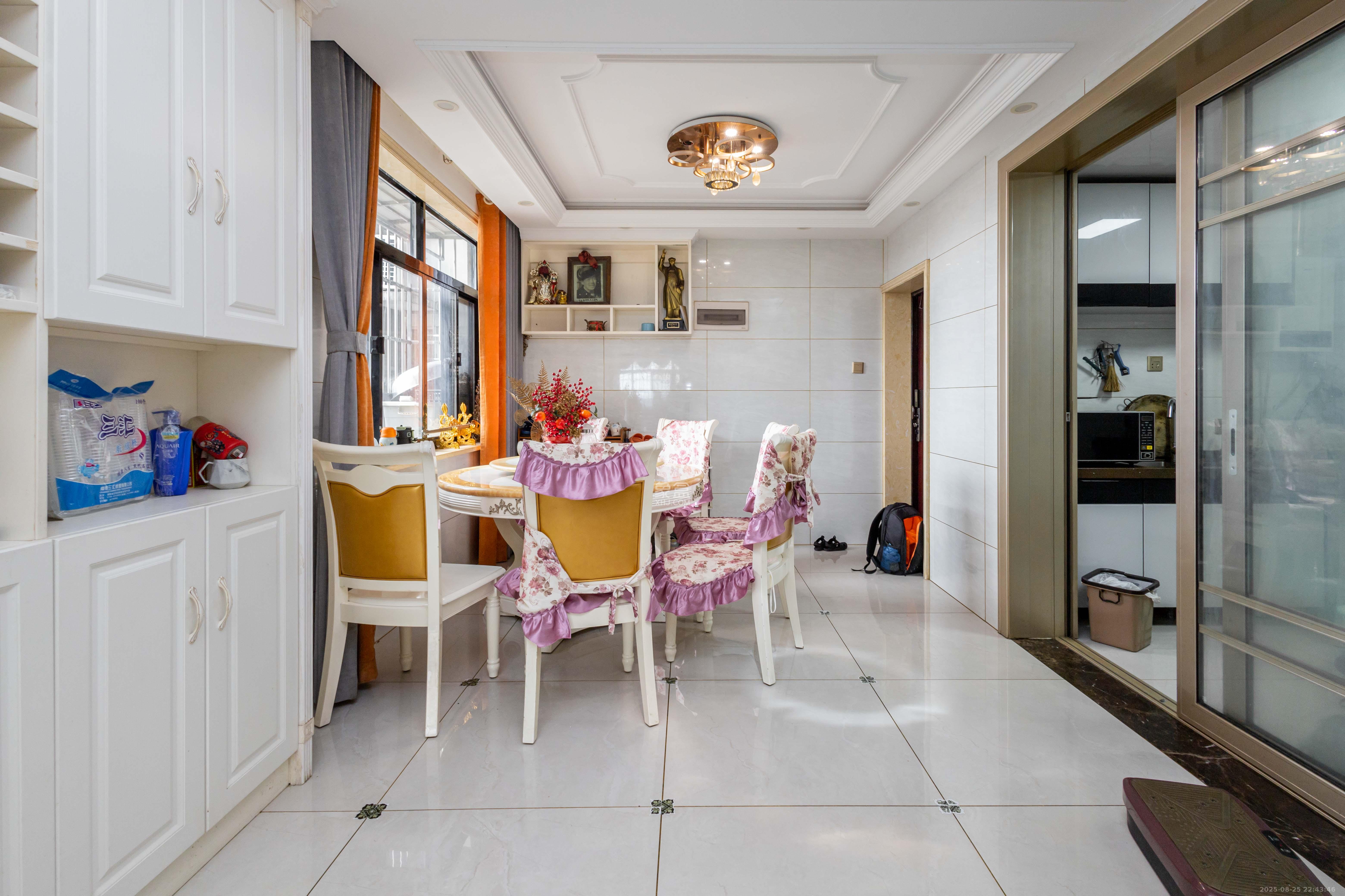 未来蜂巢 3室2厅1卫 69.0万 未来蜂巢 3室2厅1卫 69.0万客厅