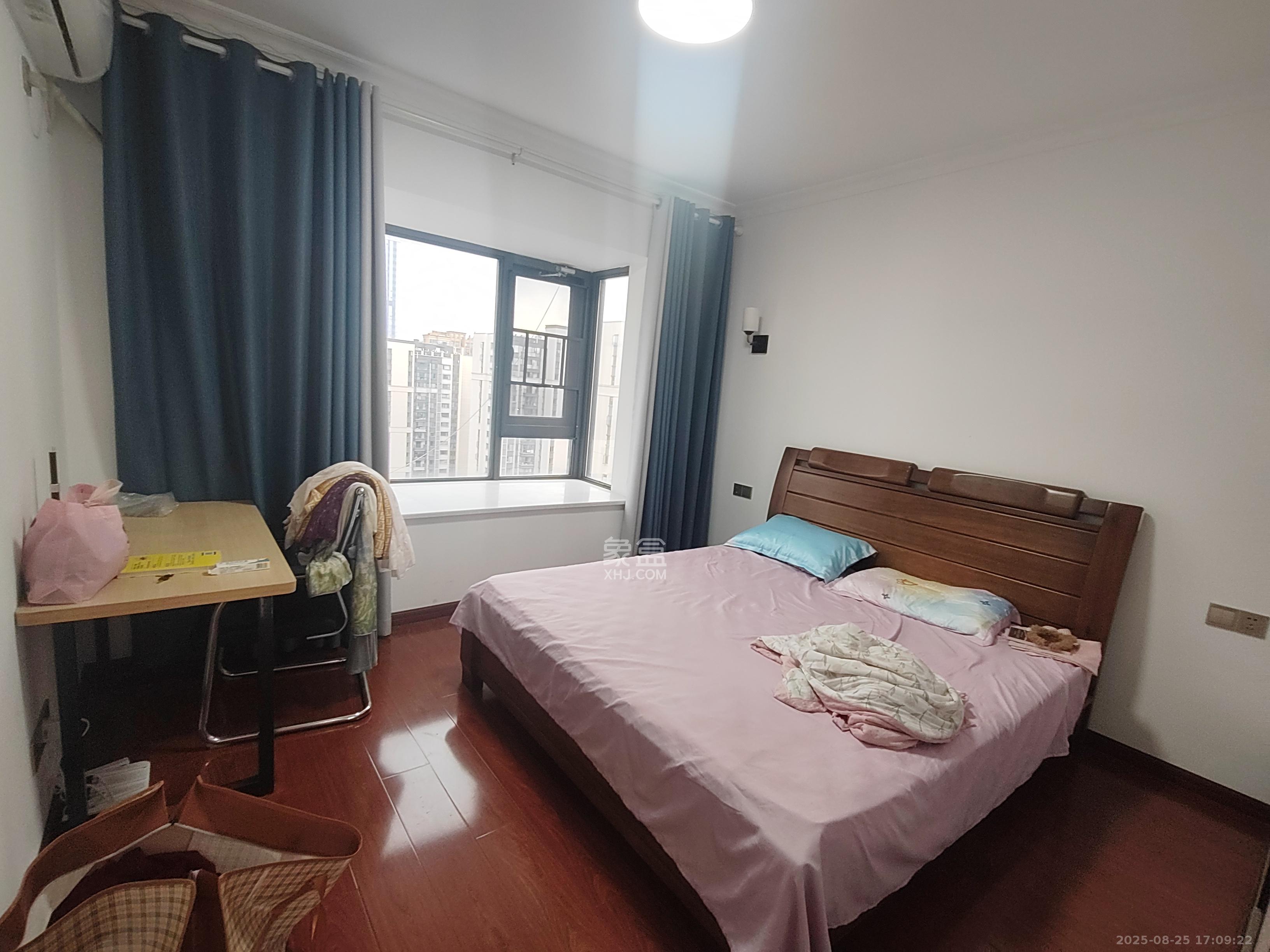 中建悦和城  5室2厅1卫   3000.00元/月室内图