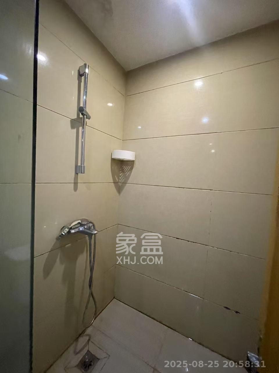 五一钻界  1室1厅1卫    2200.0元/月 五一钻界  1室1厅1卫    2200.0元/月室内图