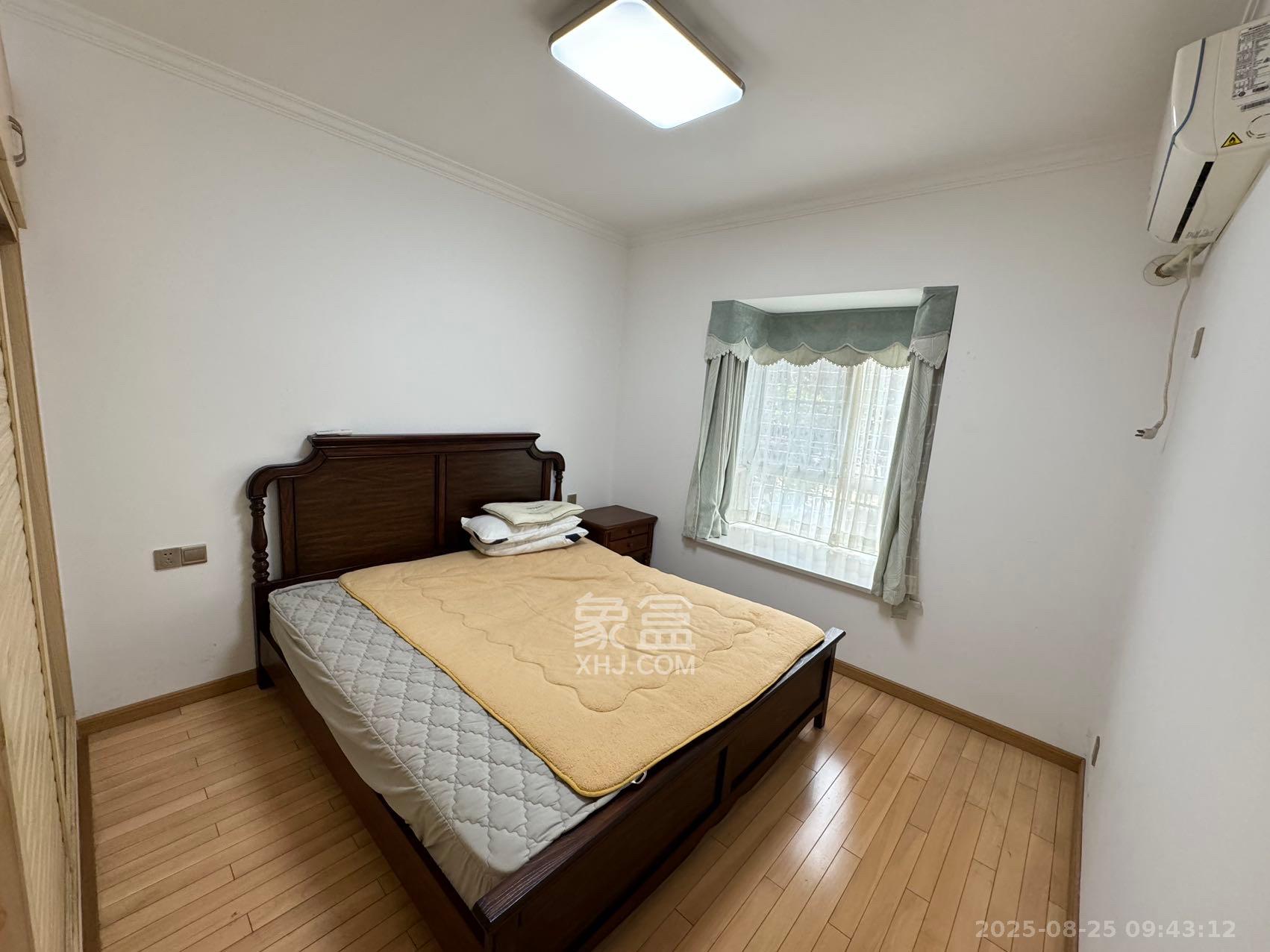 理工大学职工单位房青年汇 3室2厅2卫 2500.0元/月 理工大学职工单位房青年汇 3室2厅2卫 2500.0元/月室内图