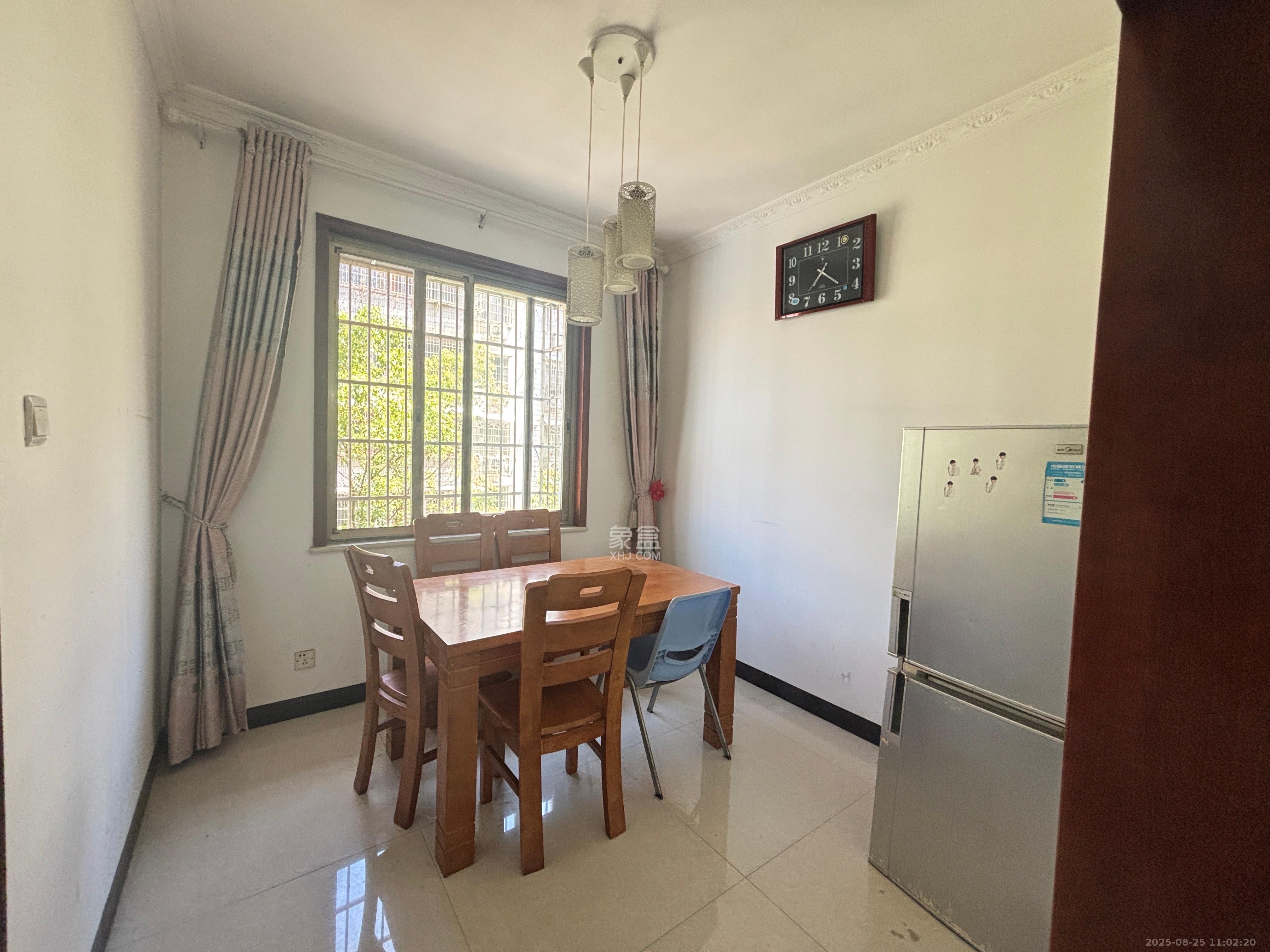 星邮小区  3室2厅2卫    1600.0元/月室内图