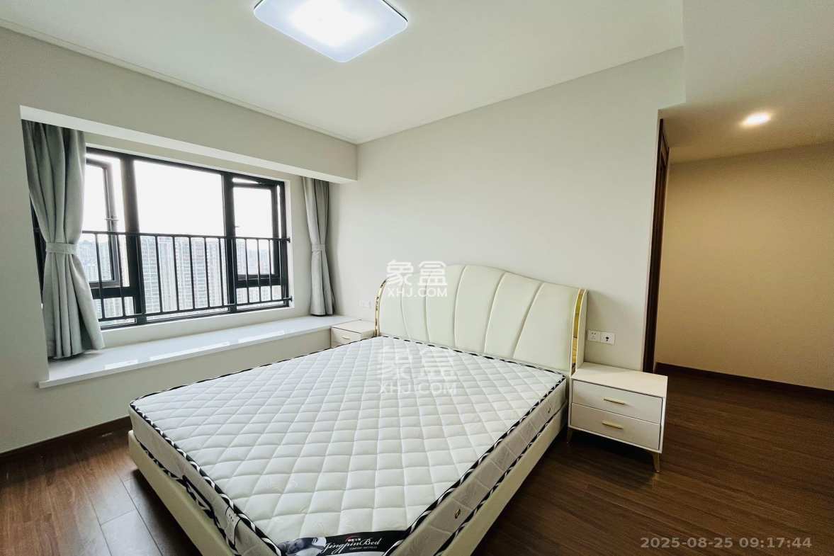 保利中环广场(保利中悦苑)  4室2厅2卫    4500.0元/月 保利中环广场(保利中悦苑)  4室2厅2卫    4500.0元/月室内图