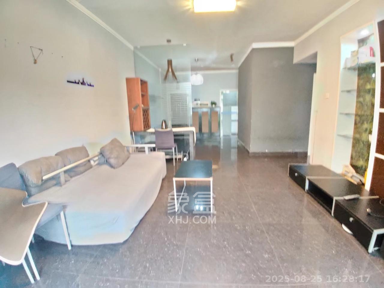 圣爵菲斯 2室2厅1卫 2000.0元/月 圣爵菲斯 2室2厅1卫 2000.0元/月室内图