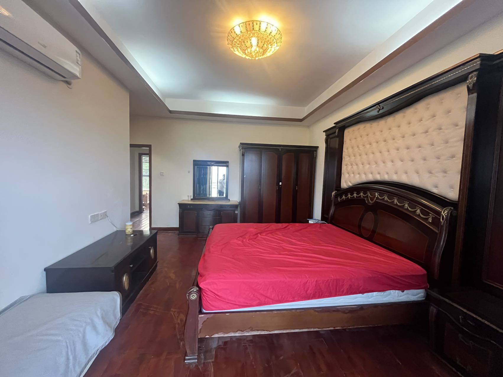 泰达比华利山庄 4室3厅4卫 6000.0元/月 泰达比华利山庄 4室3厅4卫 6000.0元/月室内图