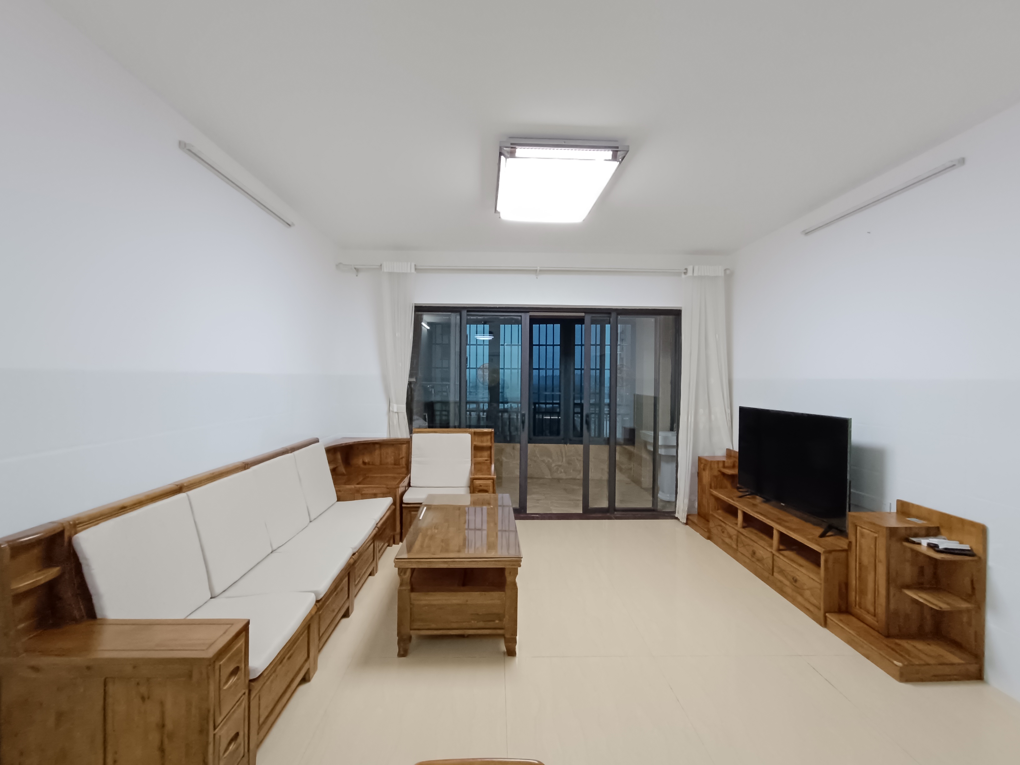 和风江岸  3室2厅2卫   3800.00元/月室内图