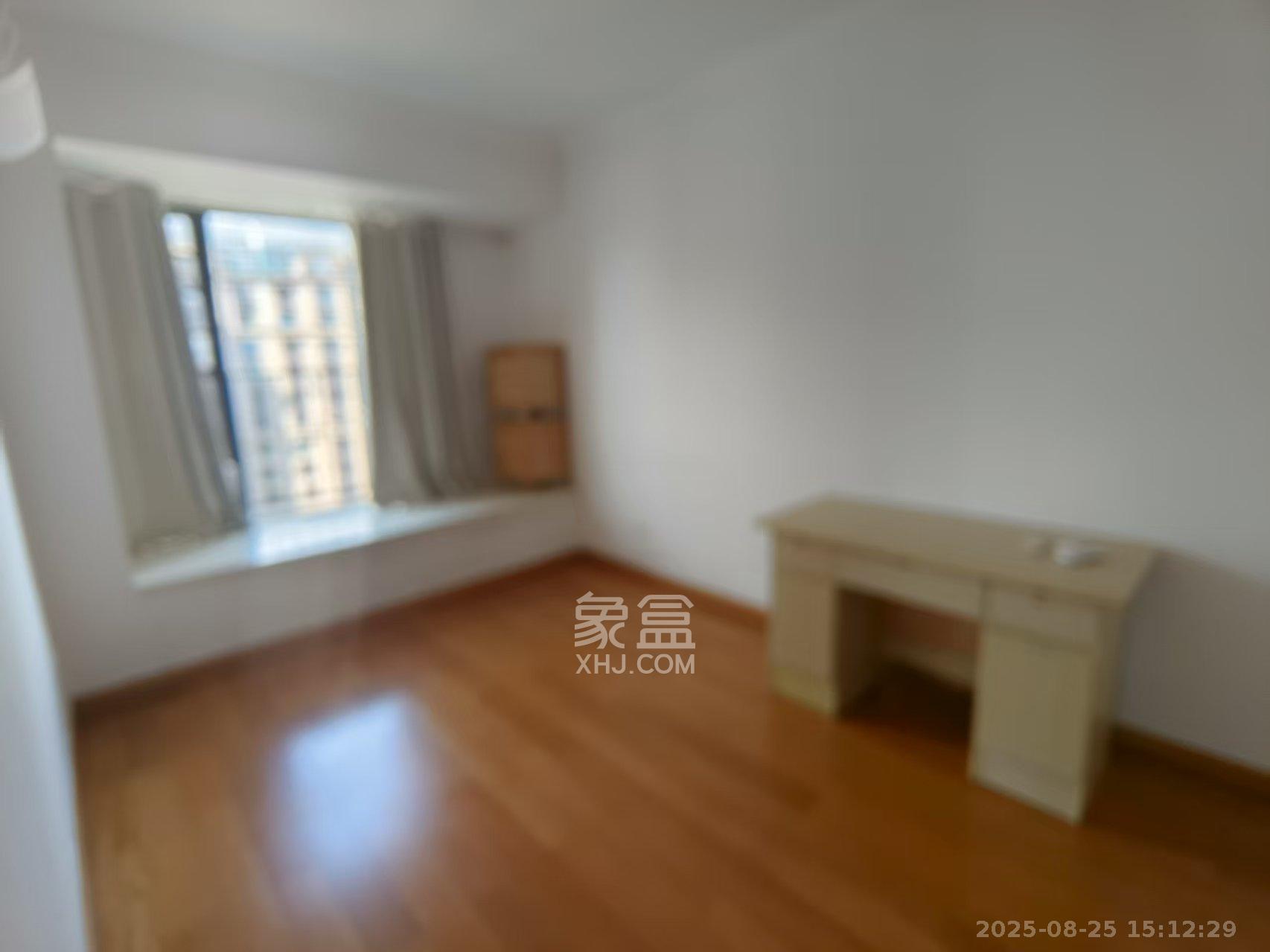 中海国际四期  4室2厅1卫    2500.0元/月 中海国际四期  4室2厅1卫    2500.0元/月