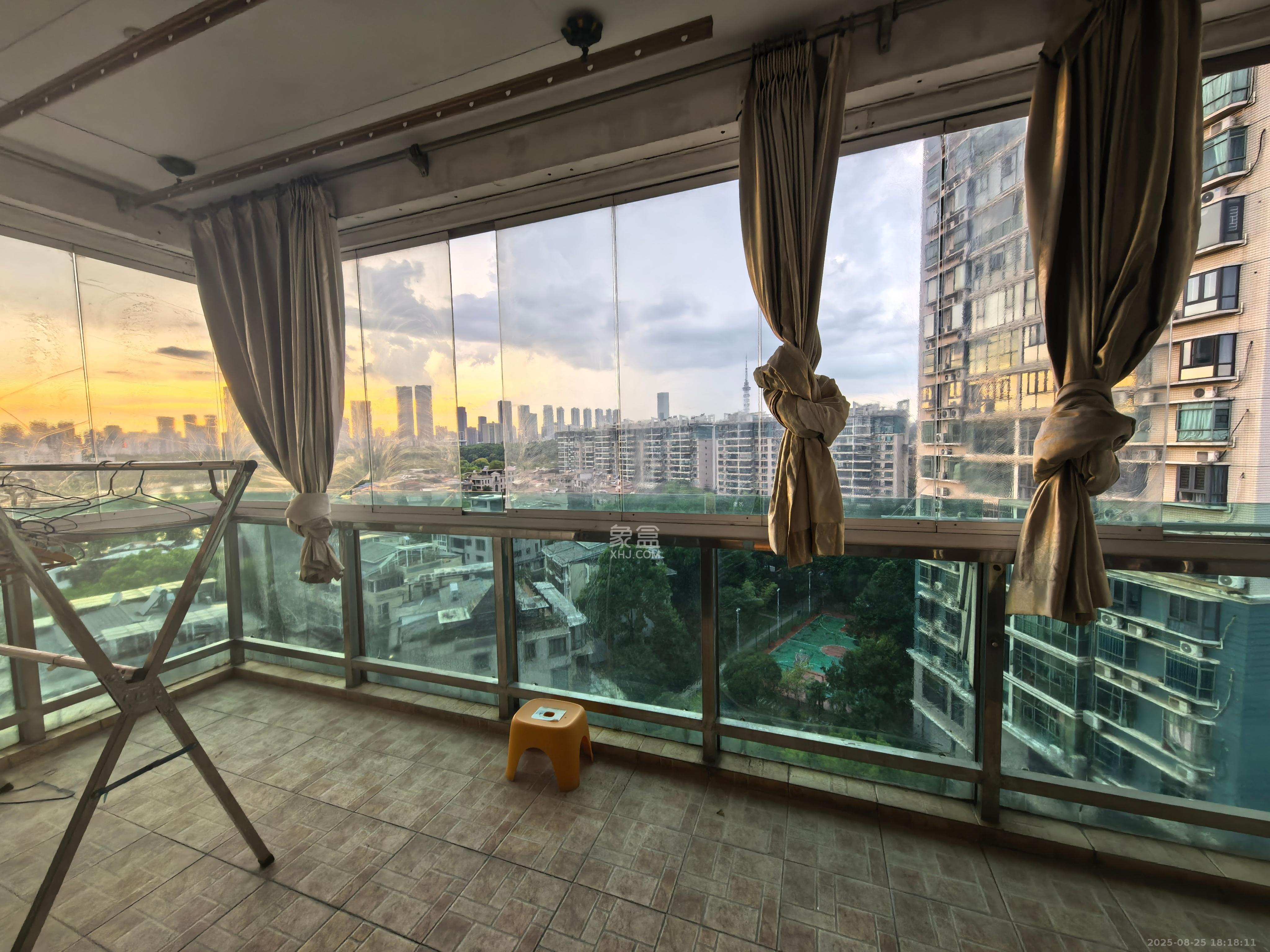 梦泽园  3室2厅1卫    3000.0元/月 梦泽园  3室2厅1卫    3000.0元/月室内图