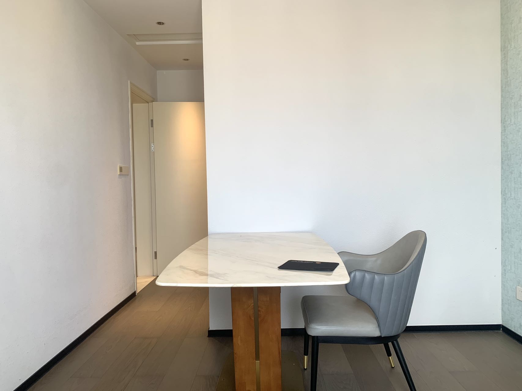 海航豪庭北苑 3室2厅3卫 11000.0元/月 海航豪庭北苑 3室2厅3卫 11000.0元/月室内图