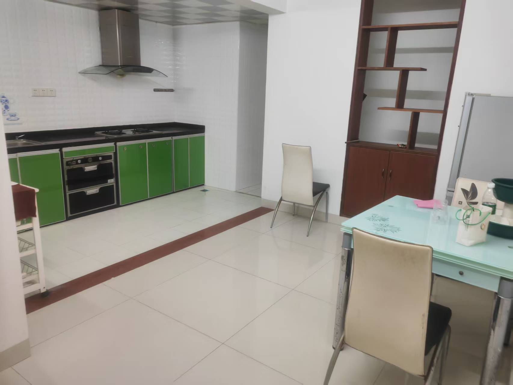 金钟大厦  2室2厅2卫    2200.0元/月 金钟大厦  2室2厅2卫    2200.0元/月室内图