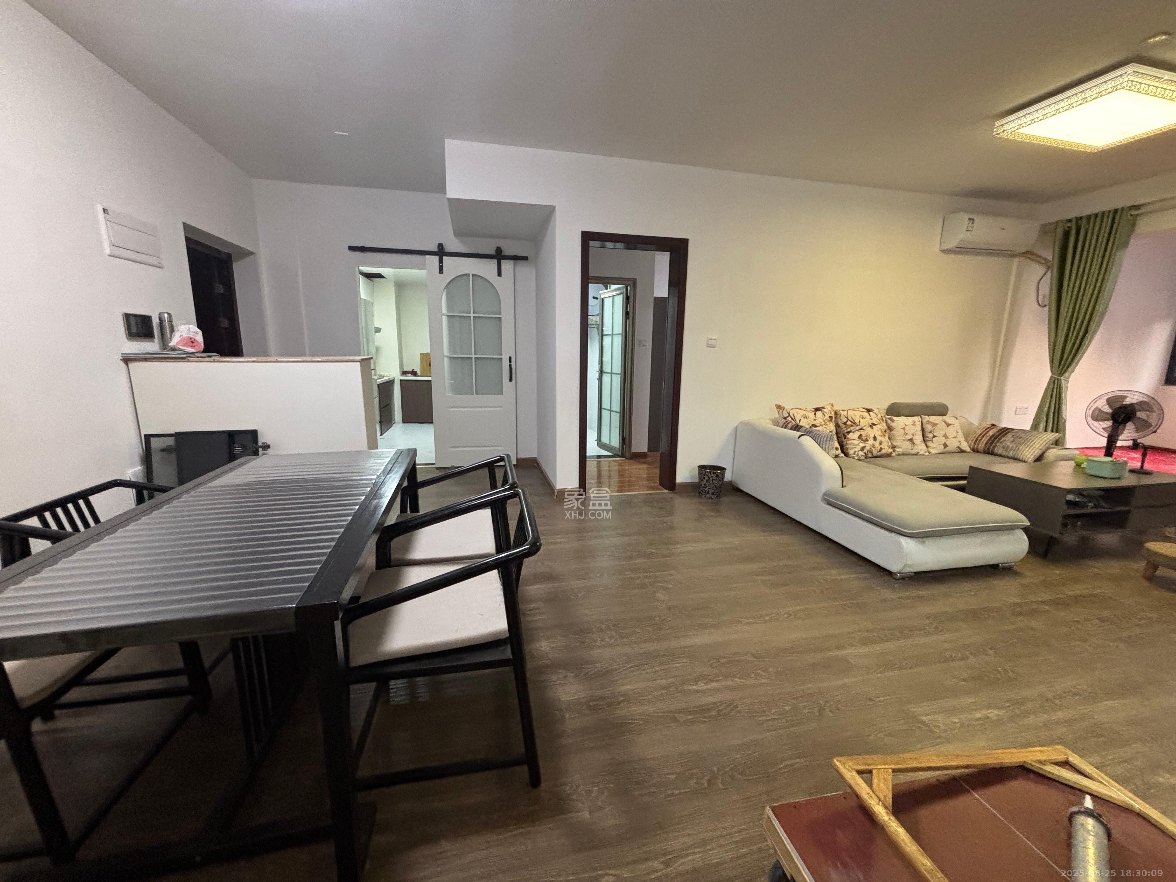 长房云时代  3室2厅1卫    2800.0元/月 长房云时代  3室2厅1卫    2800.0元/月室内图