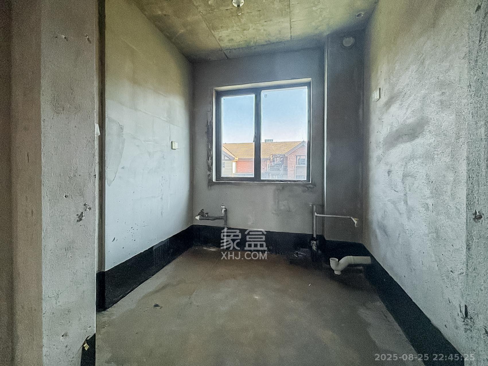 沃家苑 6室2厅4卫 135.0万 沃家苑 6室2厅4卫 135.0万厨房