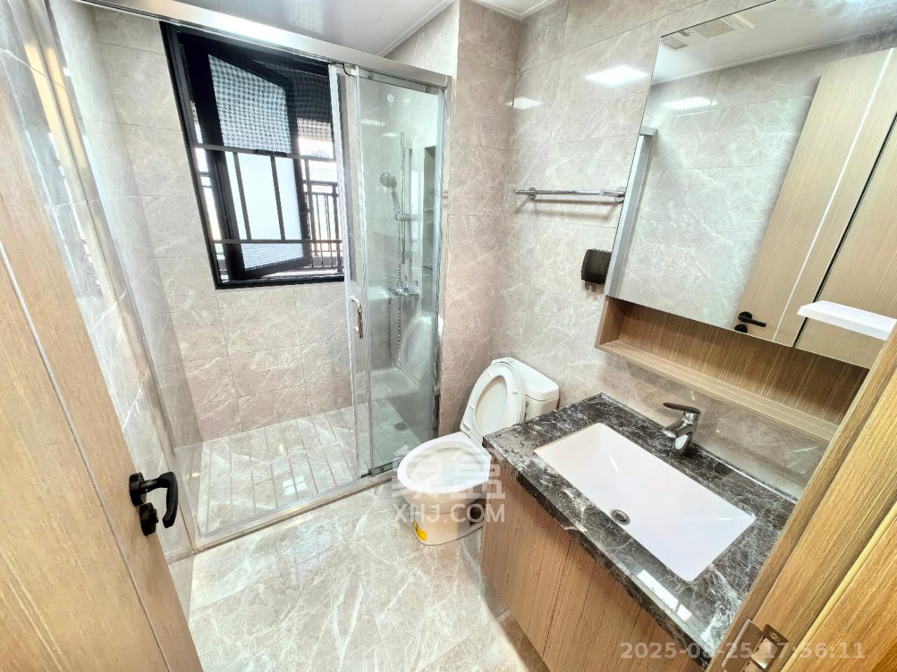 中海麓山境南区 3室2厅2卫 3000.00元/月 中海麓山境南区 3室2厅2卫 3000.00元/月室内图