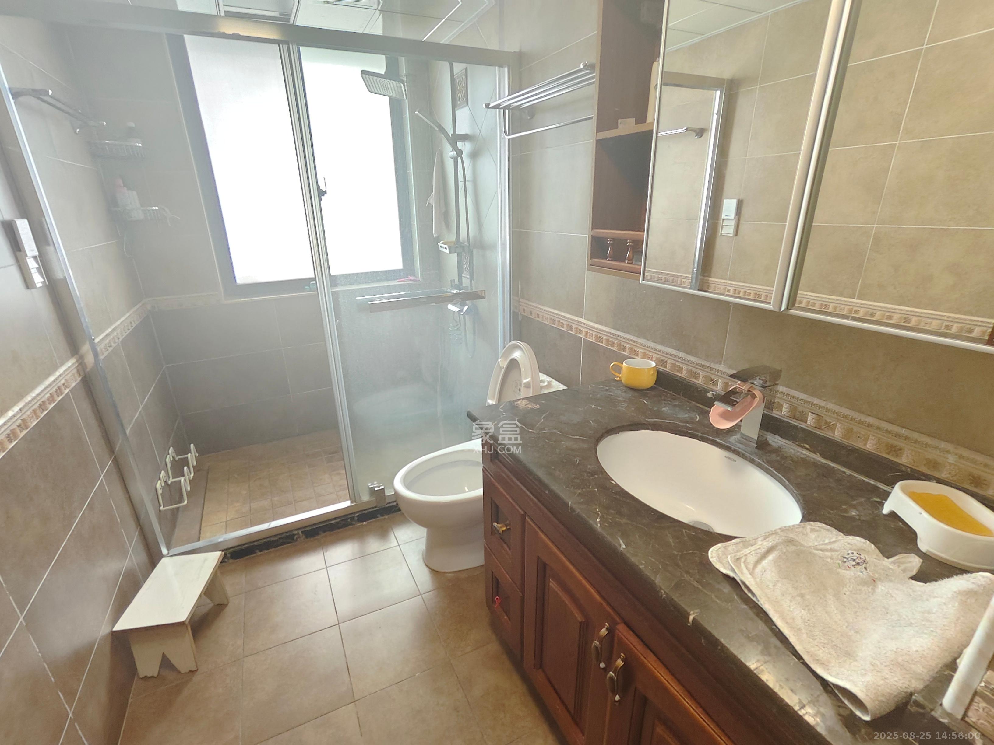 融科东南海  3室2厅2卫    3500.0元/月 融科东南海  3室2厅2卫    3500.0元/月室内图