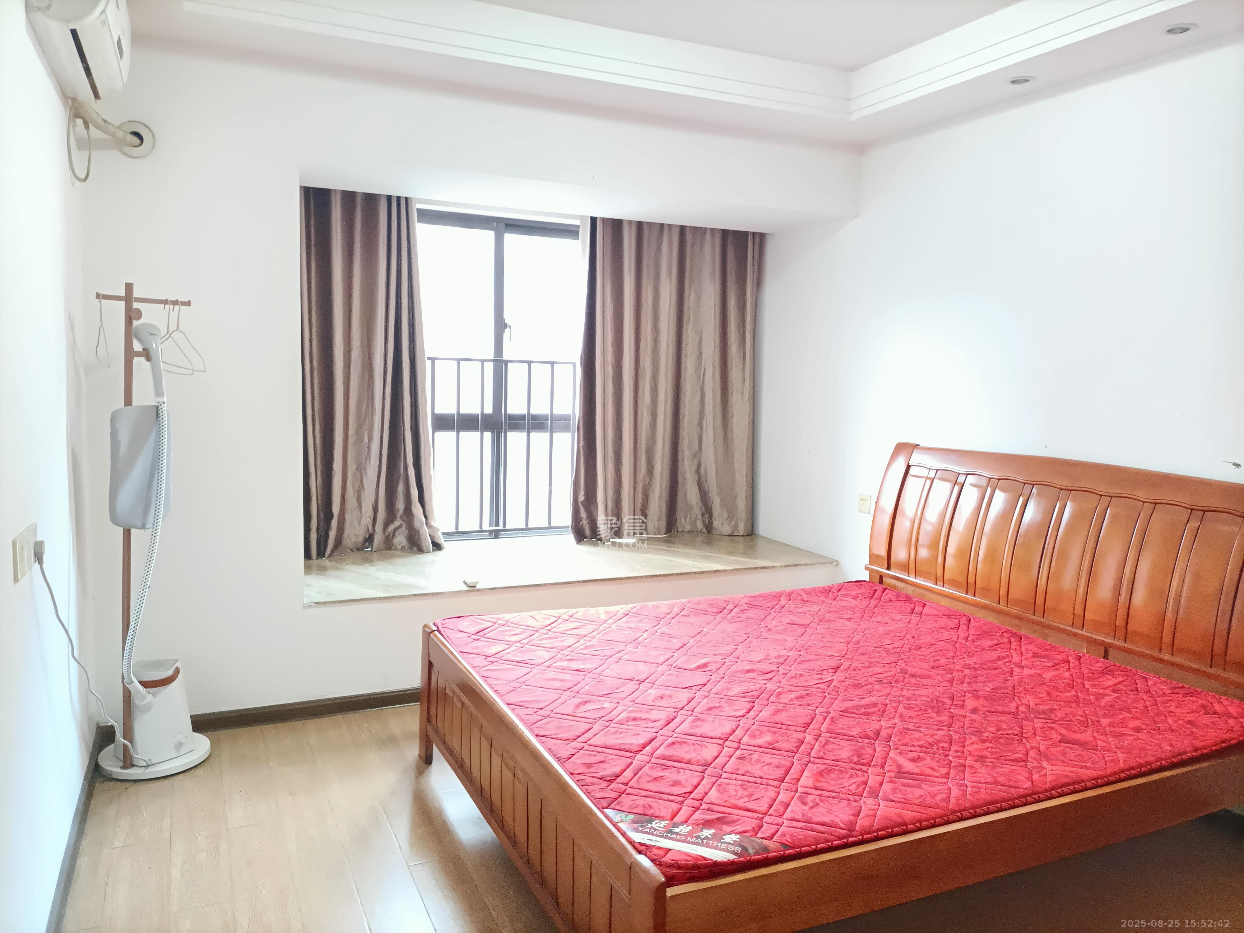 绿地中央广场 3室2厅2卫 3200.0元/月 绿地中央广场 3室2厅2卫 3200.0元/月室内图