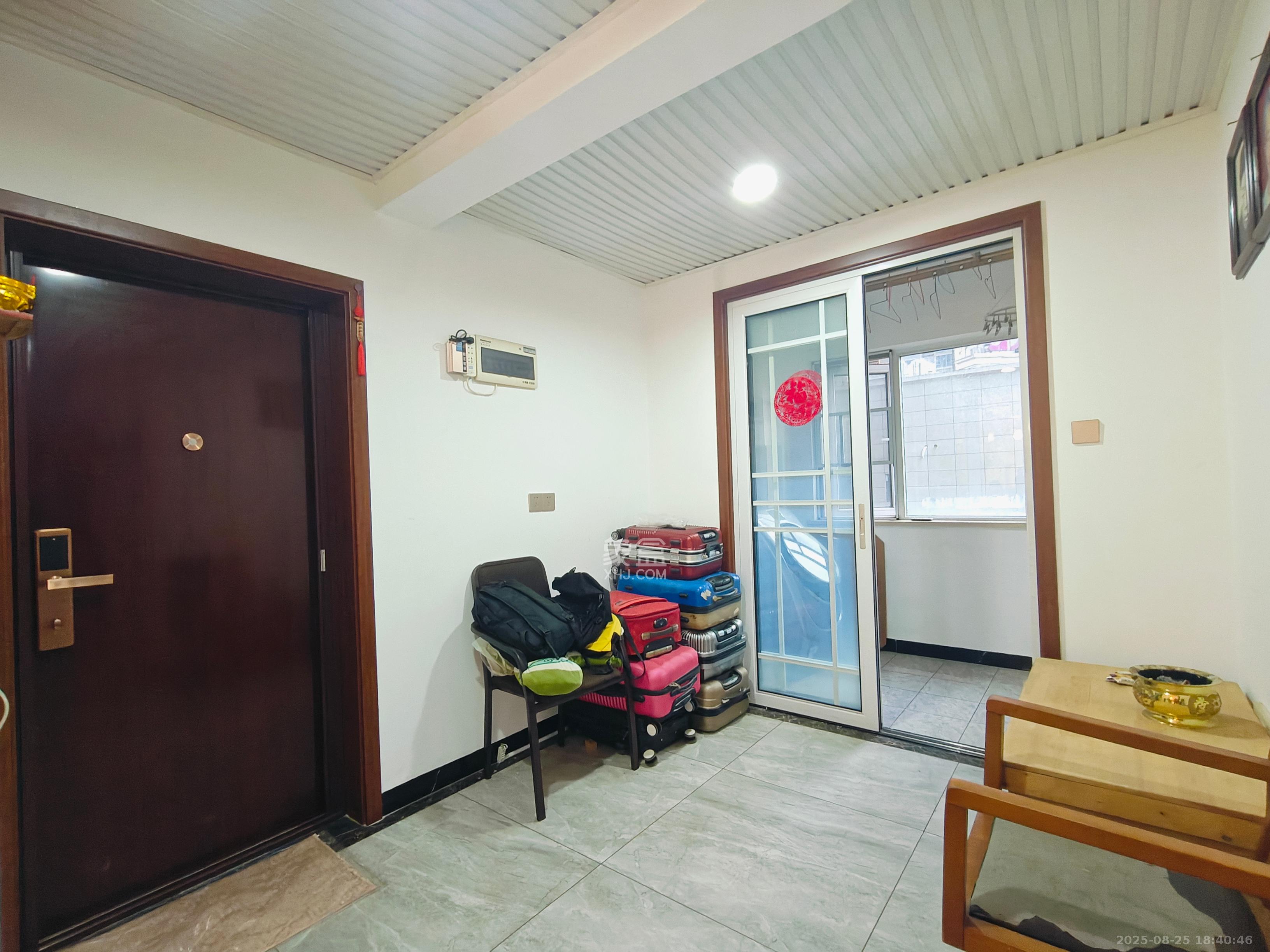 荣盛花语城  4室2厅2卫    3200.0元/月 荣盛花语城  4室2厅2卫    3200.0元/月室内图