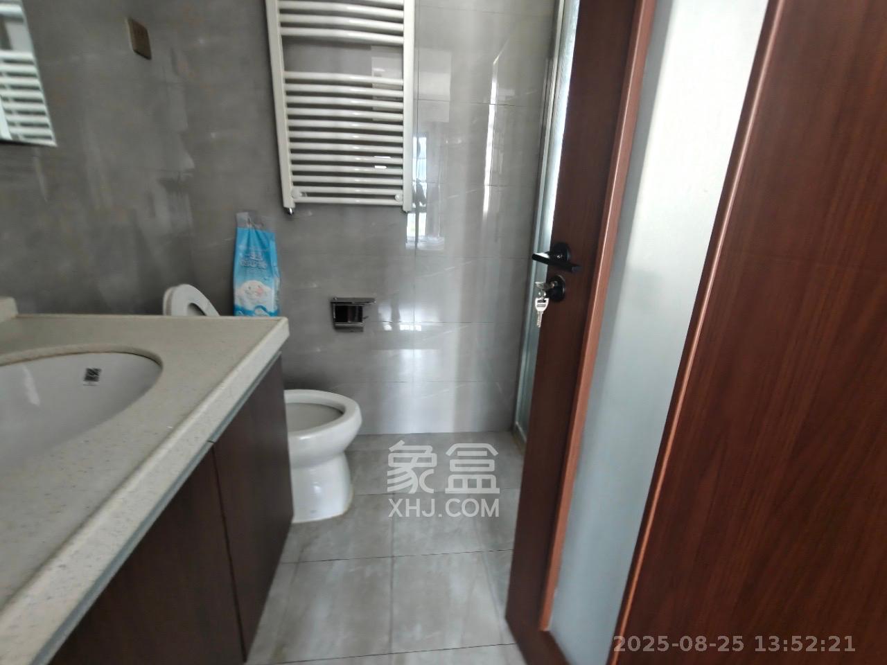 绿地长沙城际空间站（绿地新里佳苑）  4室2厅2卫   4000.00元/月室内图
