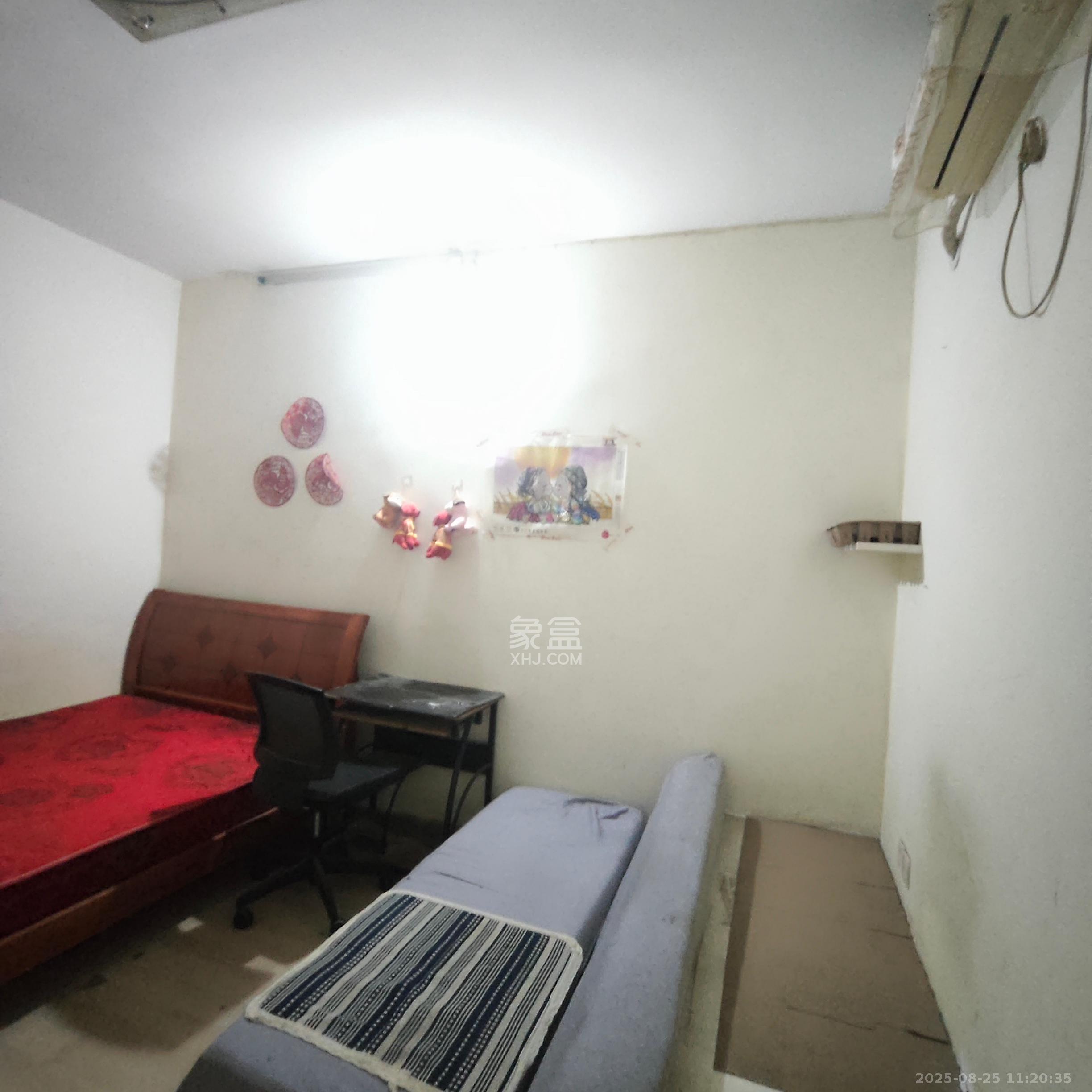 中南汽车世界  2室2厅1卫    900.0元/月室内图