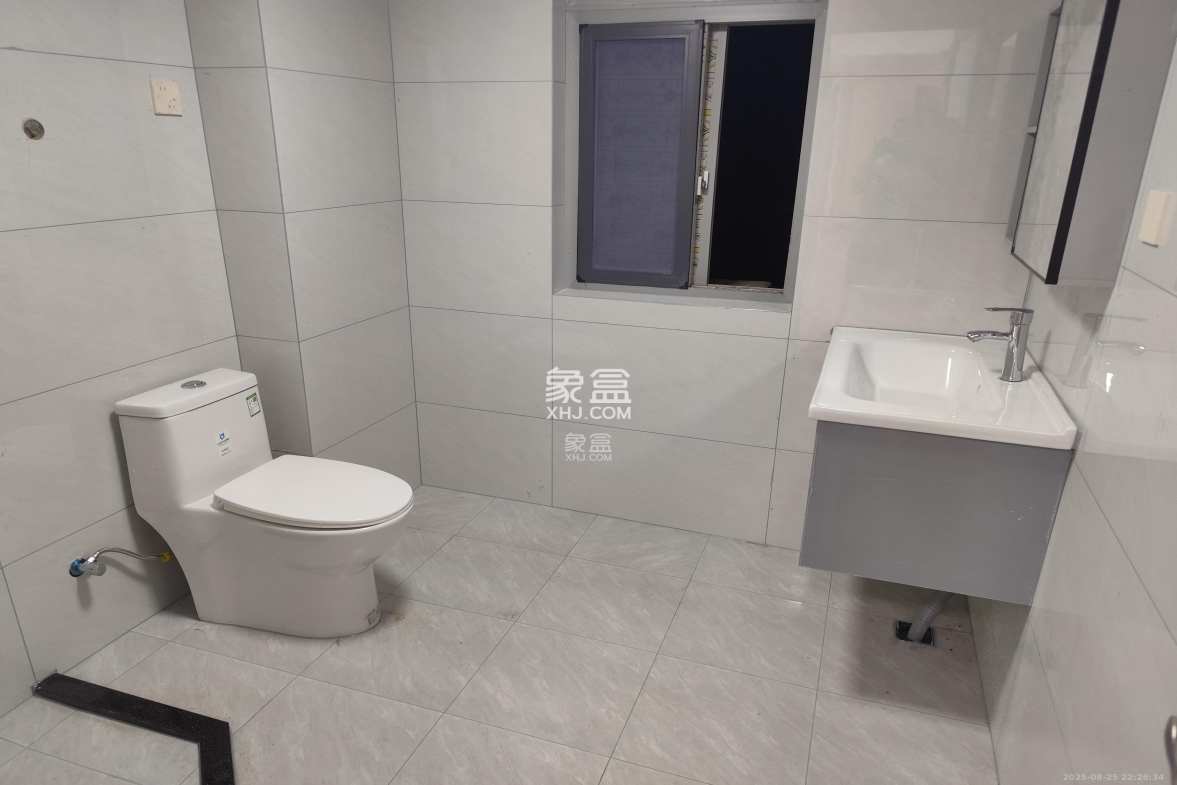 钱隆世家  3室2厅2卫    2200.0元/月 钱隆世家  3室2厅2卫    2200.0元/月室内图