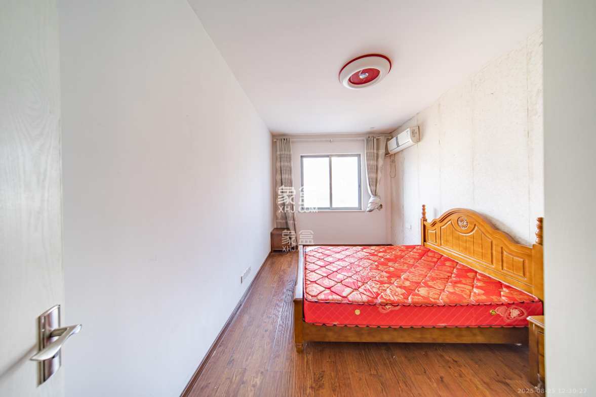 阳光100二期  4室2厅2卫    155.8万 阳光100二期  4室2厅2卫    155.8万卧室