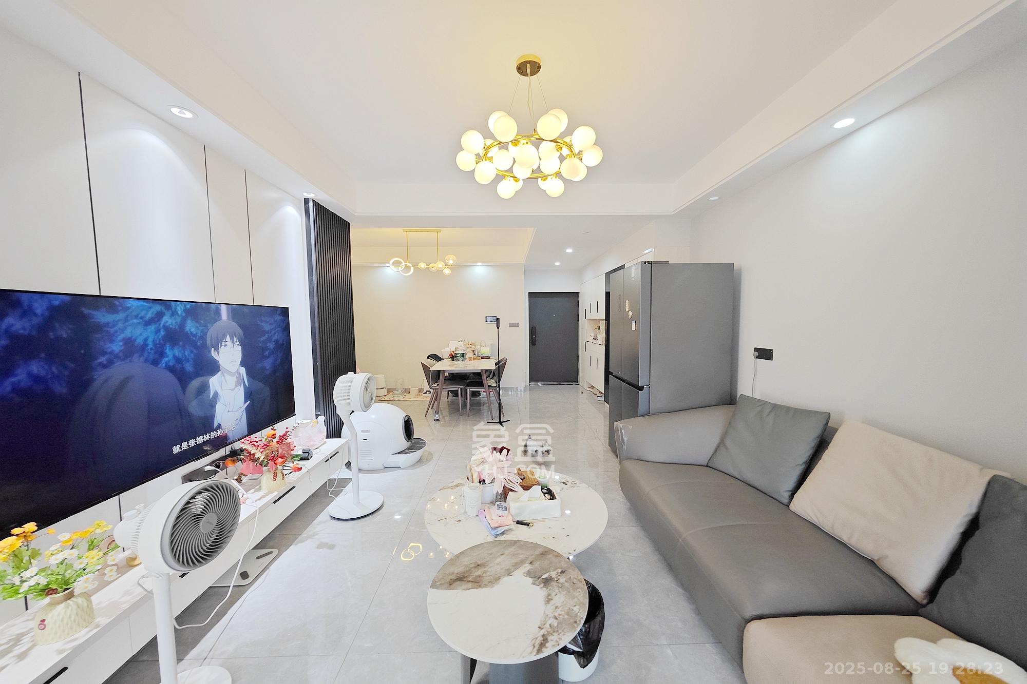 新城新世界四期柏樾 2室2厅1卫 108.00万 新城新世界四期柏樾 2室2厅1卫 108.00万客厅