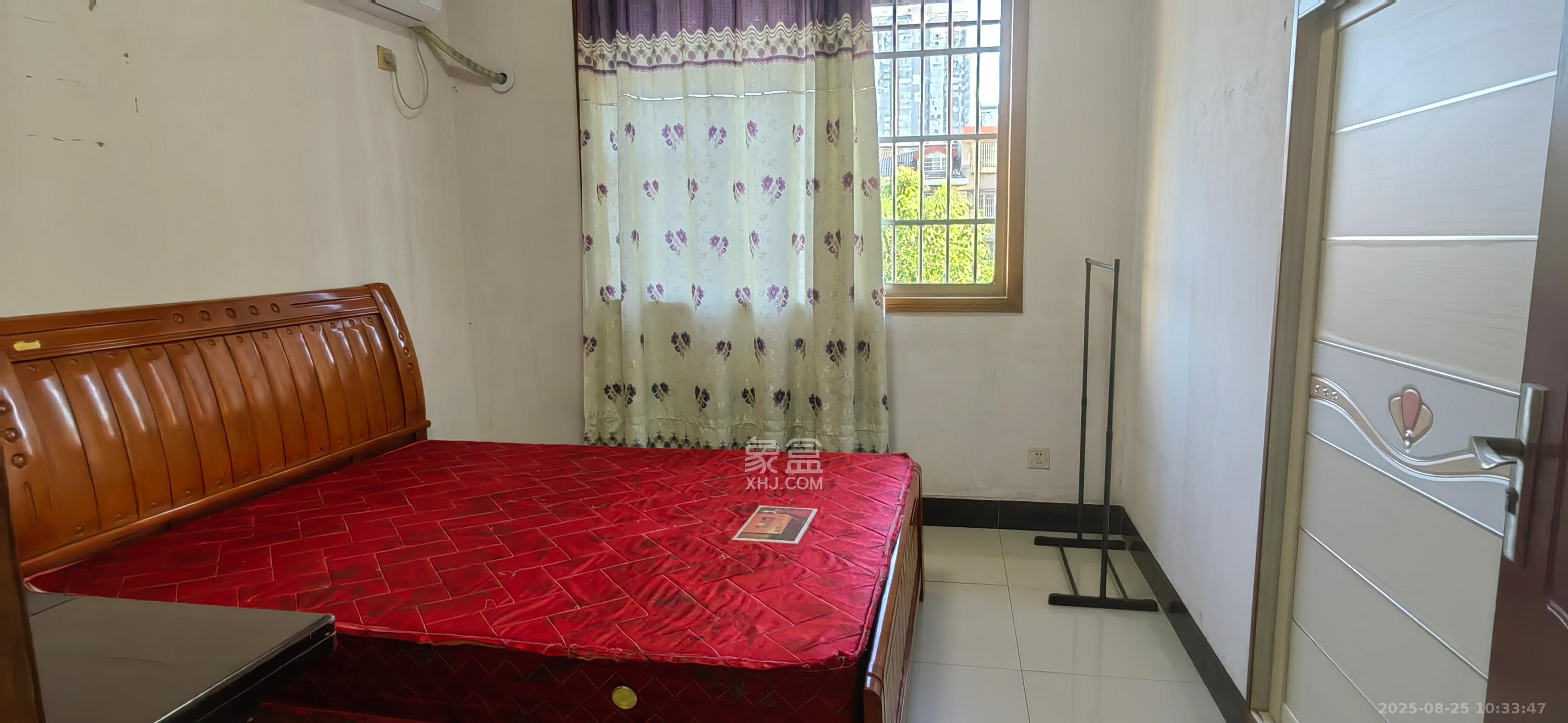 高桥火焰市场  3室1厅1卫    1500.0元/月 高桥火焰市场  3室1厅1卫    1500.0元/月室内图