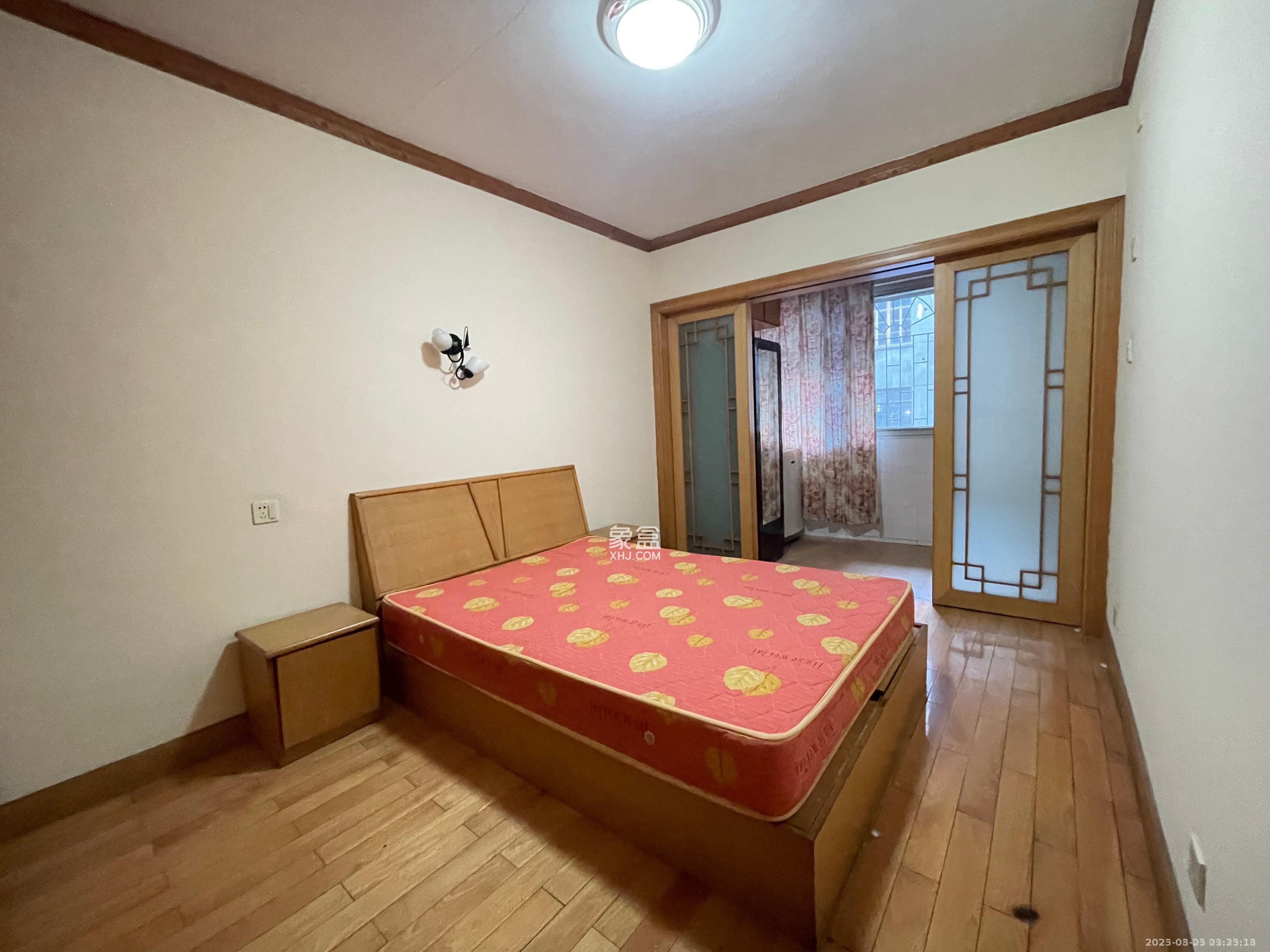 化油器厂宿舍 2室1厅1卫 1600.0元/月 化油器厂宿舍 2室1厅1卫 1600.0元/月室内图