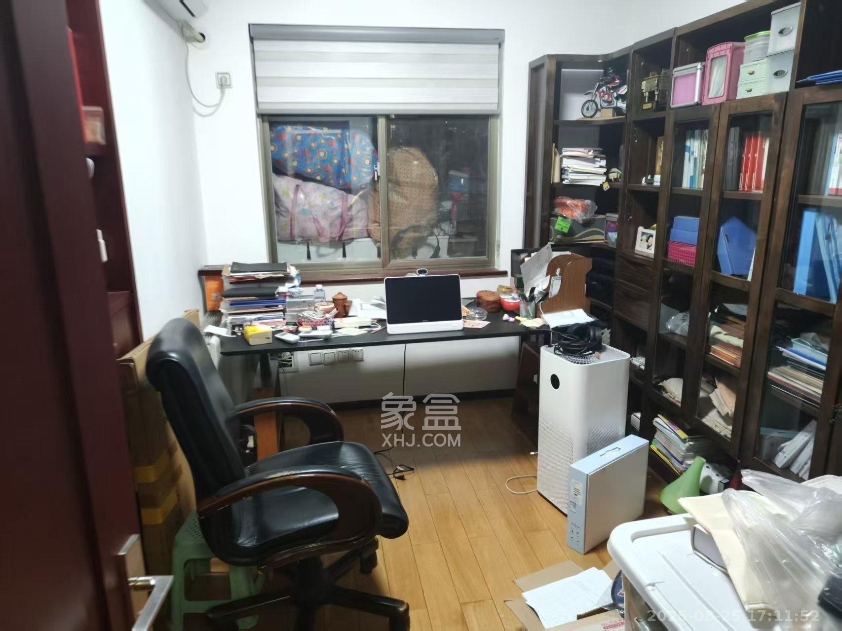 润沁园(润沁公馆) 4室2厅2卫 4500.0元/月 润沁园(润沁公馆) 4室2厅2卫 4500.0元/月室内图