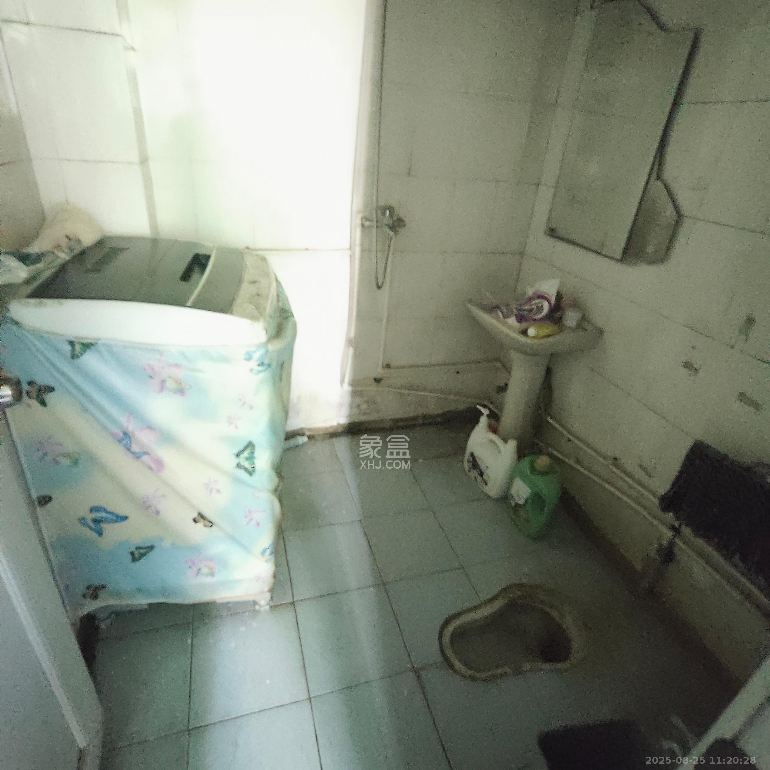 中南汽车世界 2室2厅1卫 900.0元/月 中南汽车世界 2室2厅1卫 900.0元/月室内图