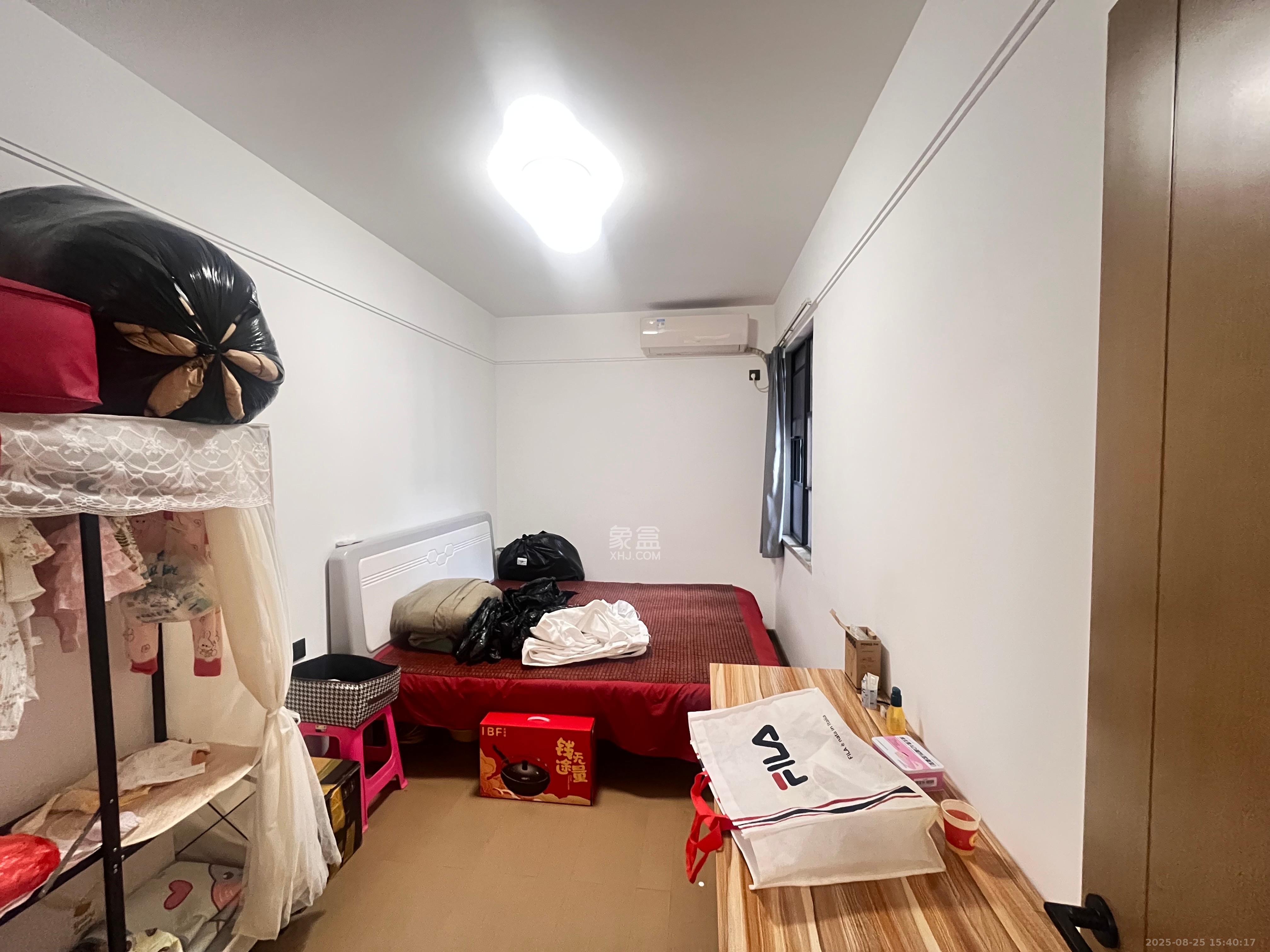 长房雍景湾  3室2厅2卫    3300.0元/月室内图