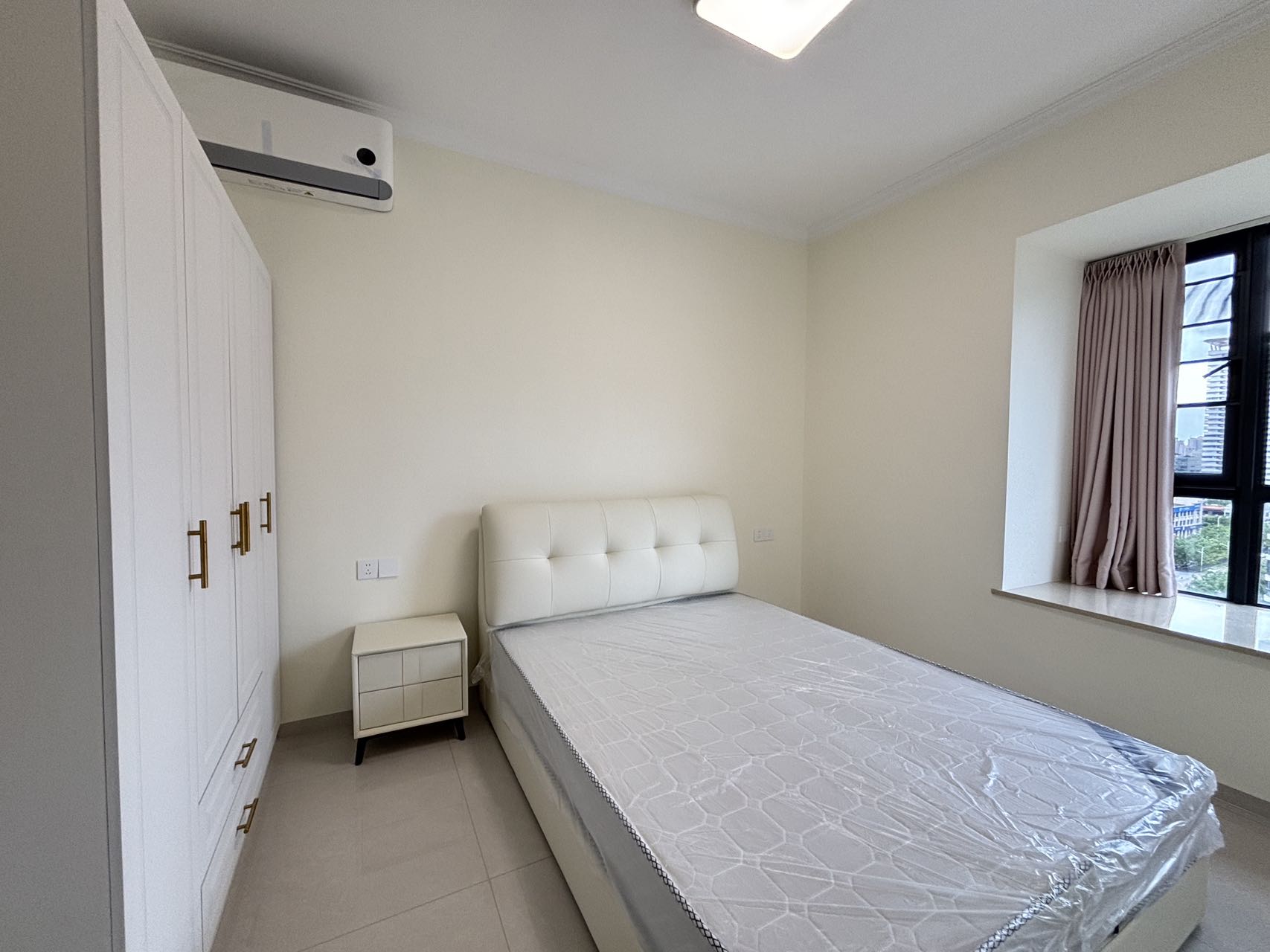 伊泰天骄二期 2室2厅1卫 2500.0元/月 伊泰天骄二期 2室2厅1卫 2500.0元/月室内图