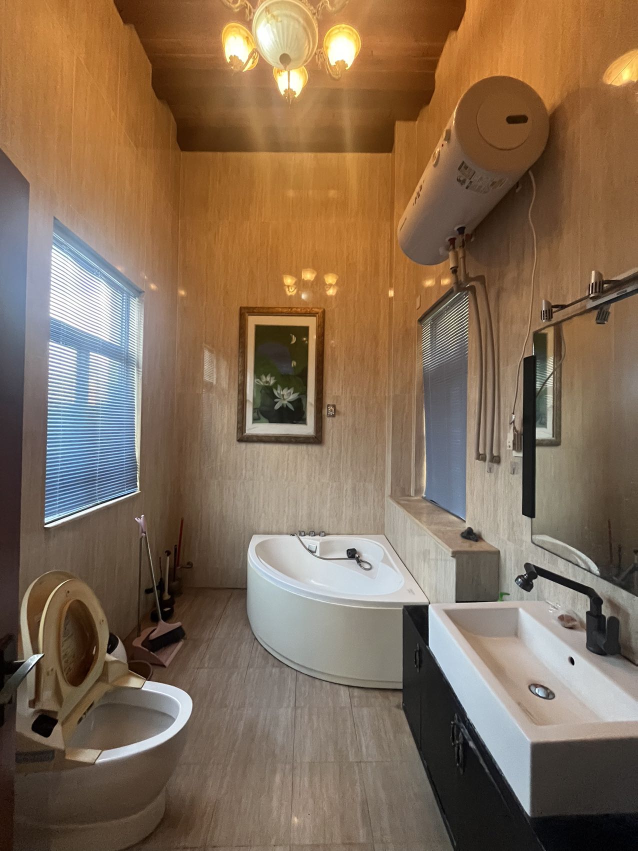 泰达比华利山庄 4室3厅4卫 6000.0元/月 泰达比华利山庄 4室3厅4卫 6000.0元/月室内图