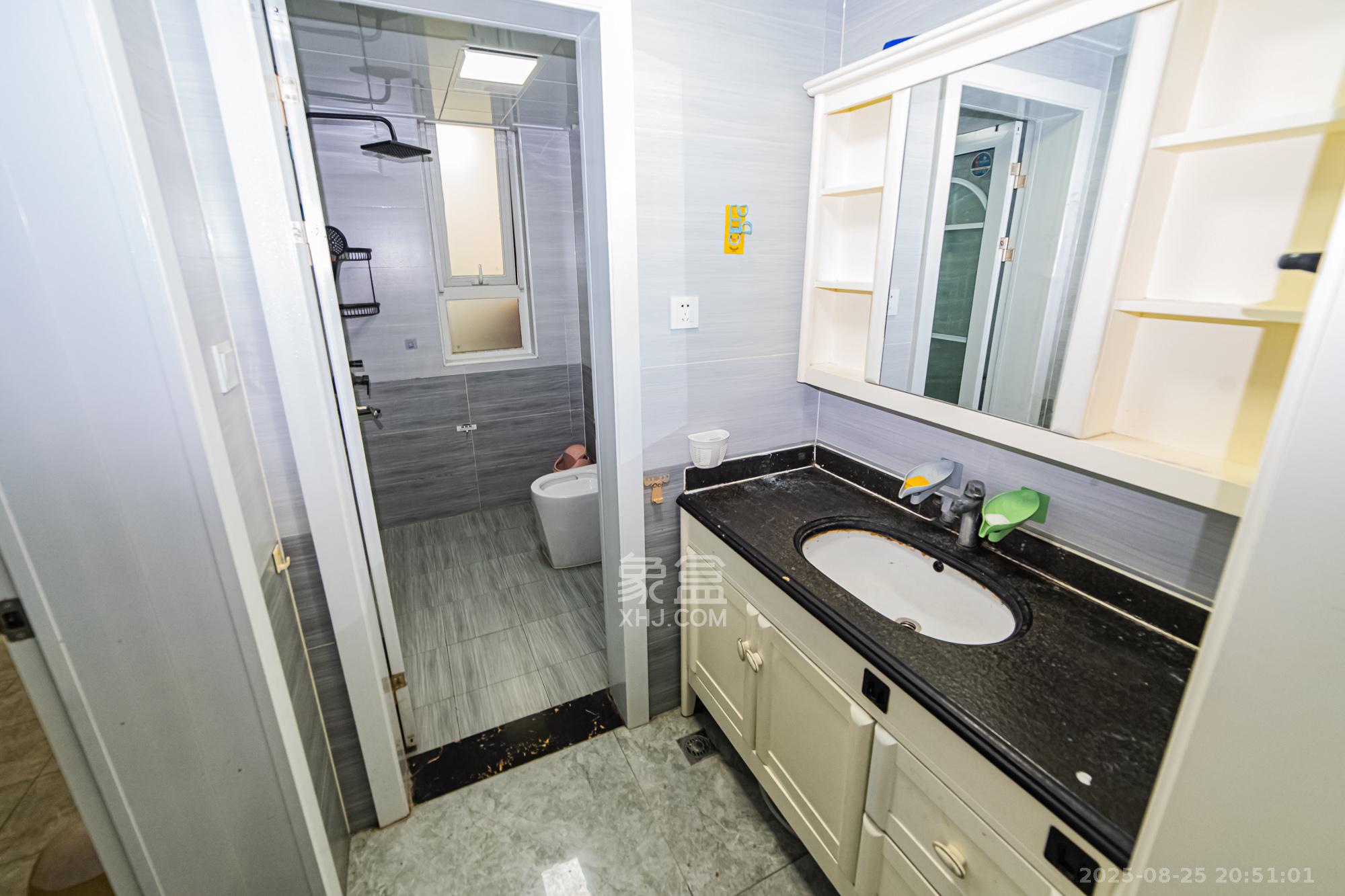 北辰三角洲E4区 3室2厅1卫 165.0万 北辰三角洲E4区 3室2厅1卫 165.0万卫生间