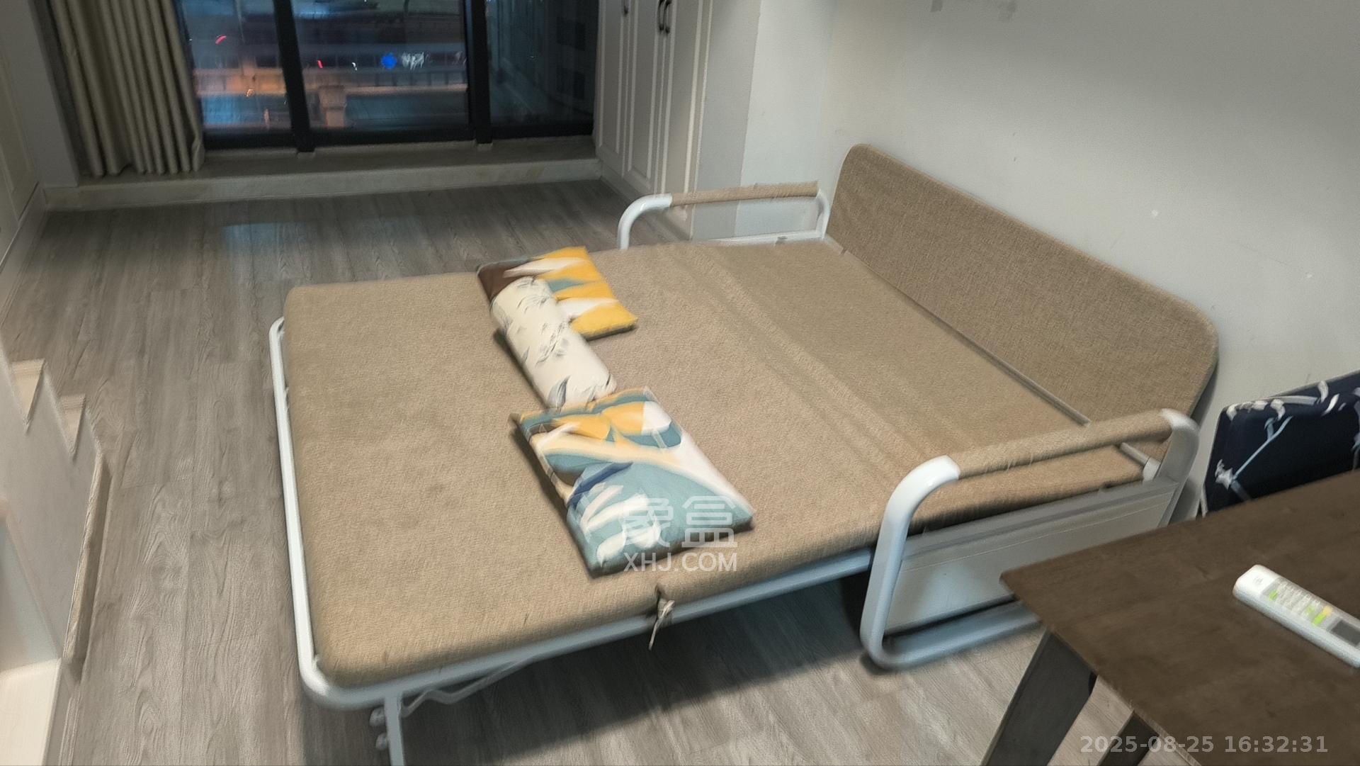 东盈商业广场(华泉城市广场)  1室1厅1卫    2300.0元/月 东盈商业广场(华泉城市广场)  1室1厅1卫    2300.0元/月室内图