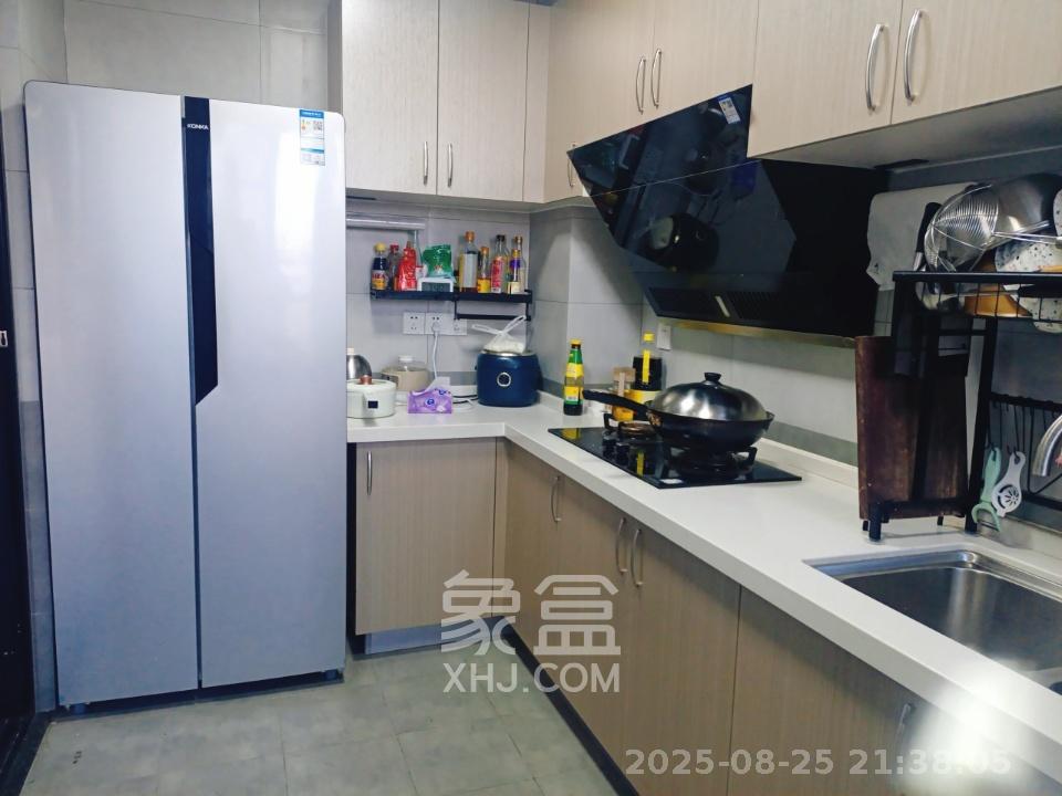 怡海星城  3室2厅2卫   2500.00元/月室内图
