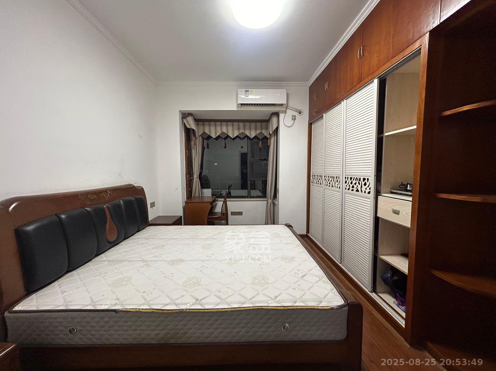 滨江一号(丰泰花园) 3室2厅2卫 2700.0元/月 滨江一号(丰泰花园) 3室2厅2卫 2700.0元/月室内图