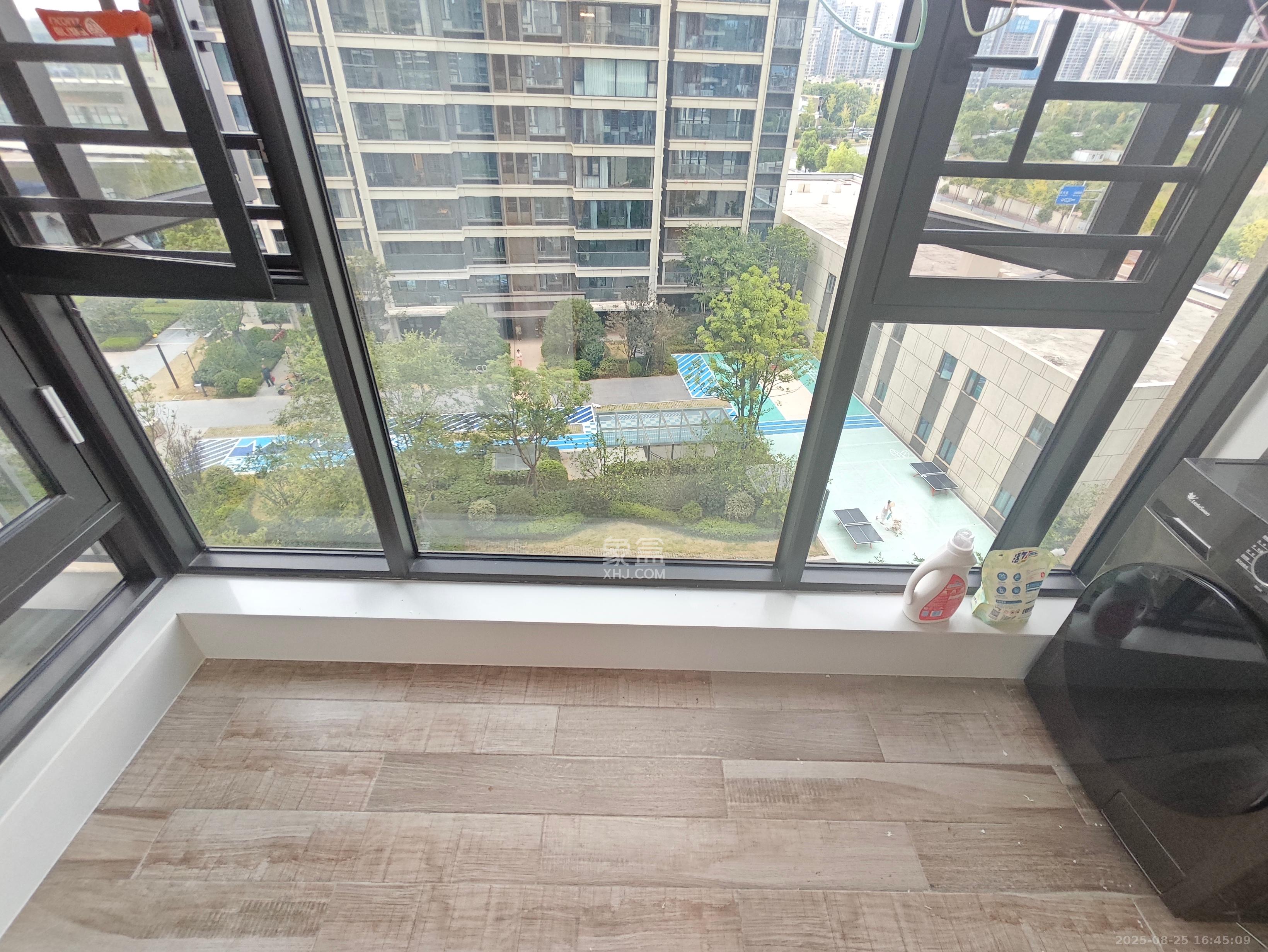 绿地V岛  4室2厅2卫    4500.0元/月 绿地V岛  4室2厅2卫    4500.0元/月室内图